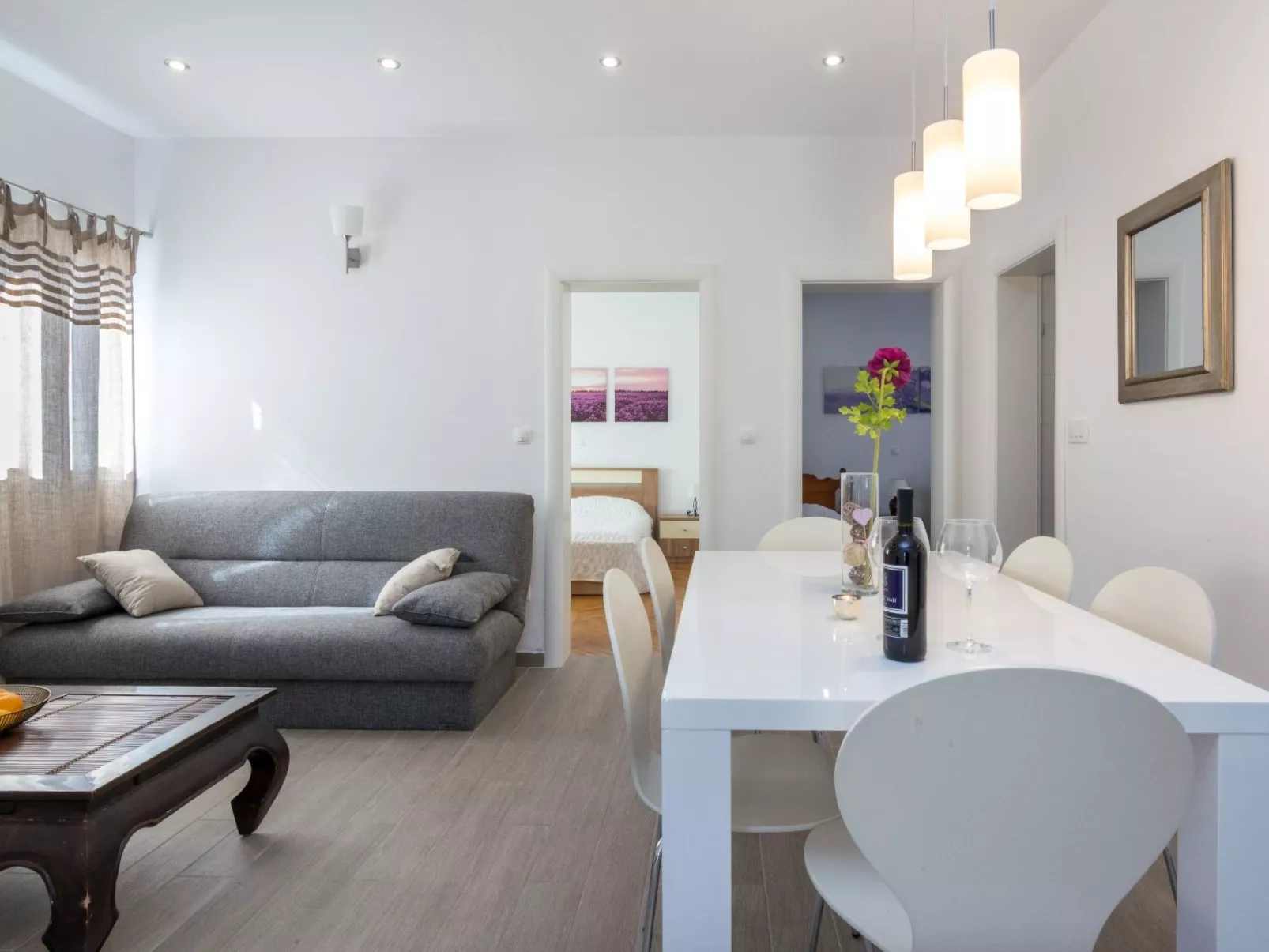 Modernes Ferienhaus mit Terrasse und Meerblick-Binnen