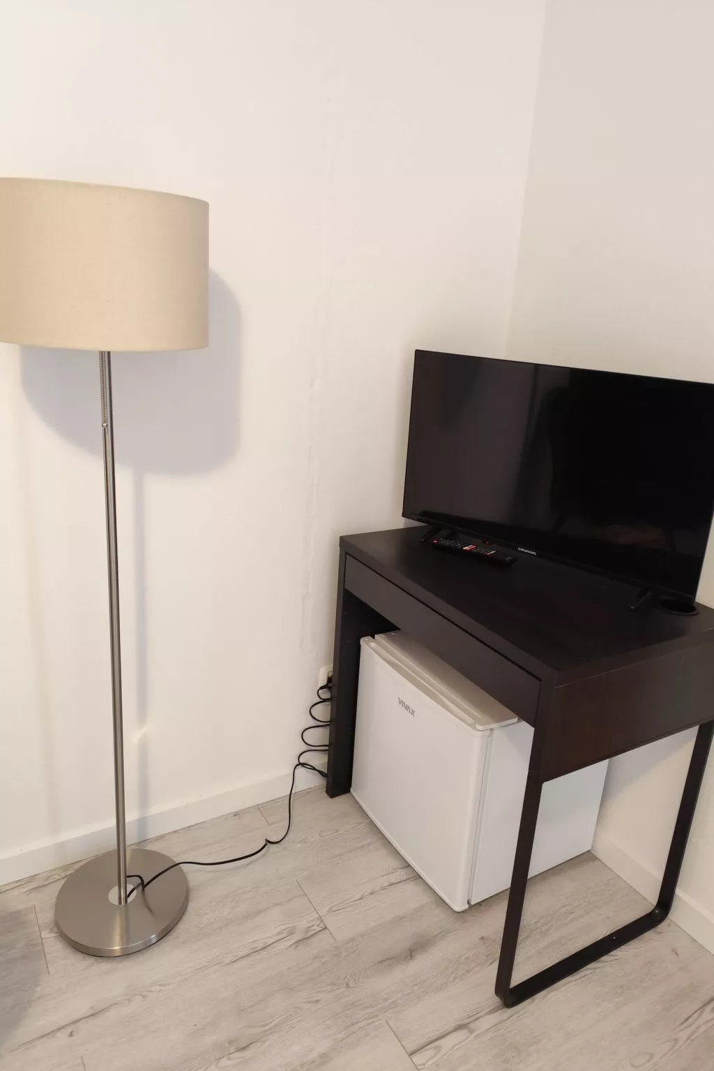 "Valentino" mit Blick auf das Wasser-Binnen