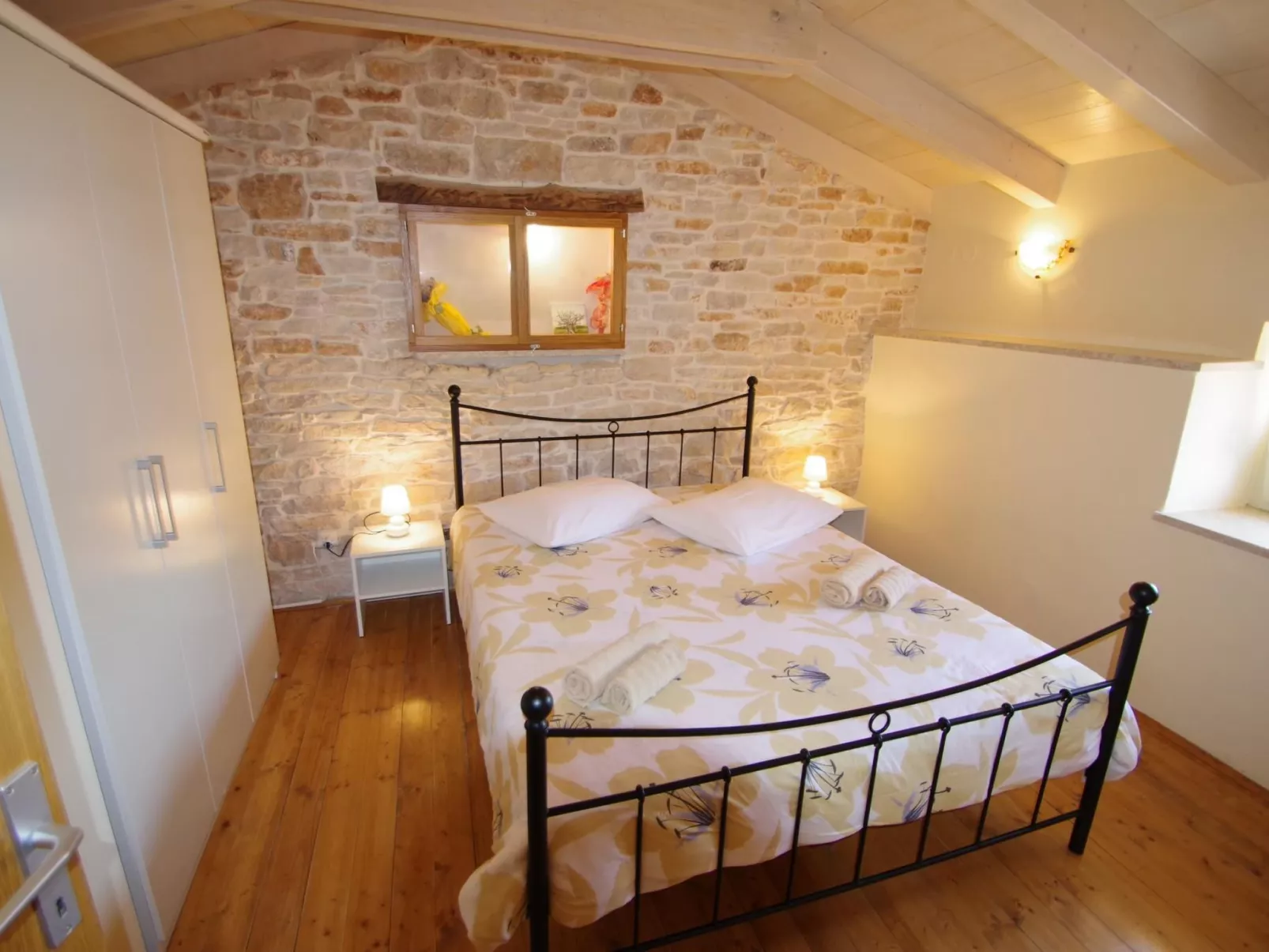 In Kavran mit Terrasse und Grill-Binnen