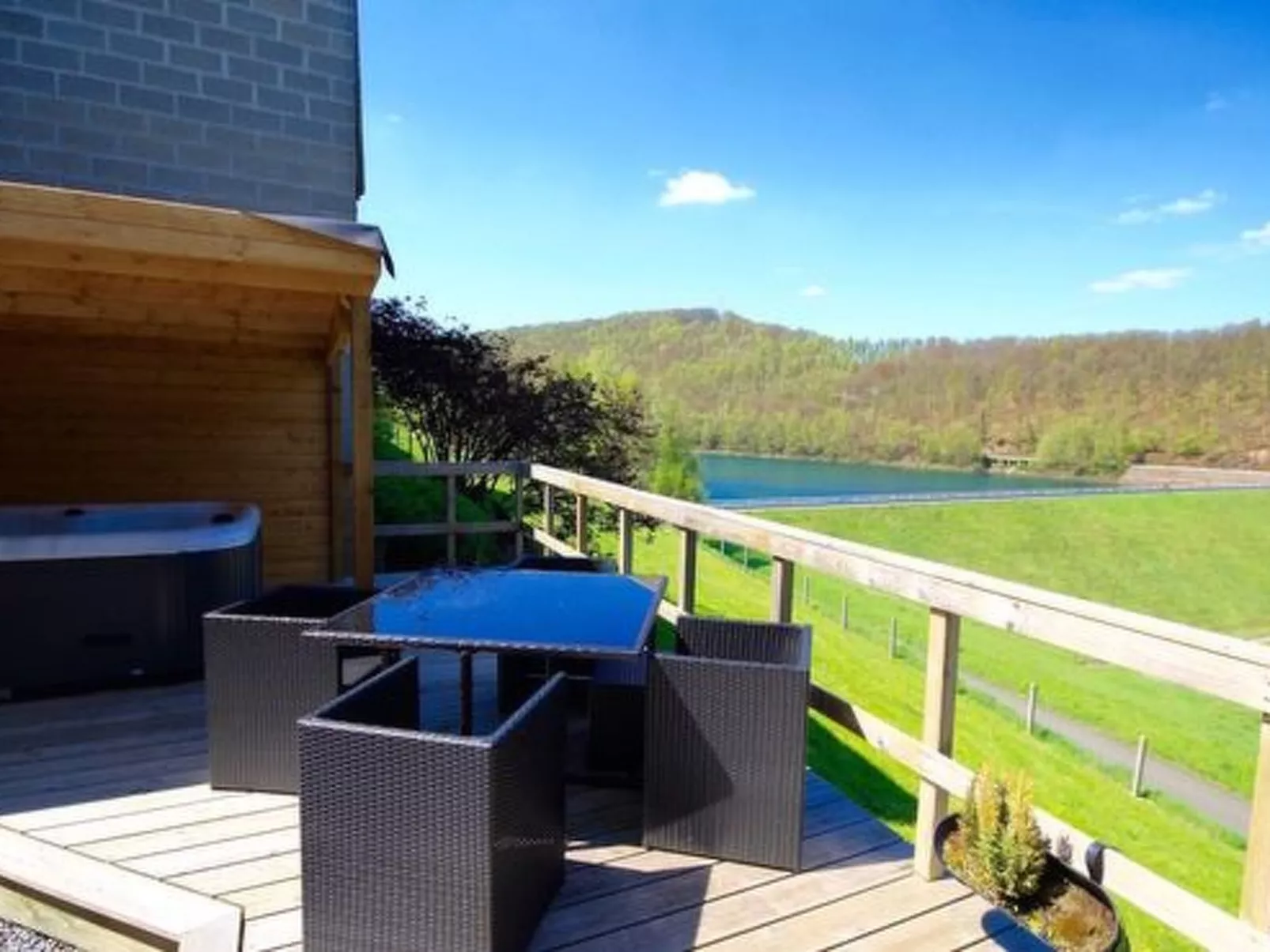 Duplex Ferme Simon 4p mit Jacuzzi und Sauna-Buiten