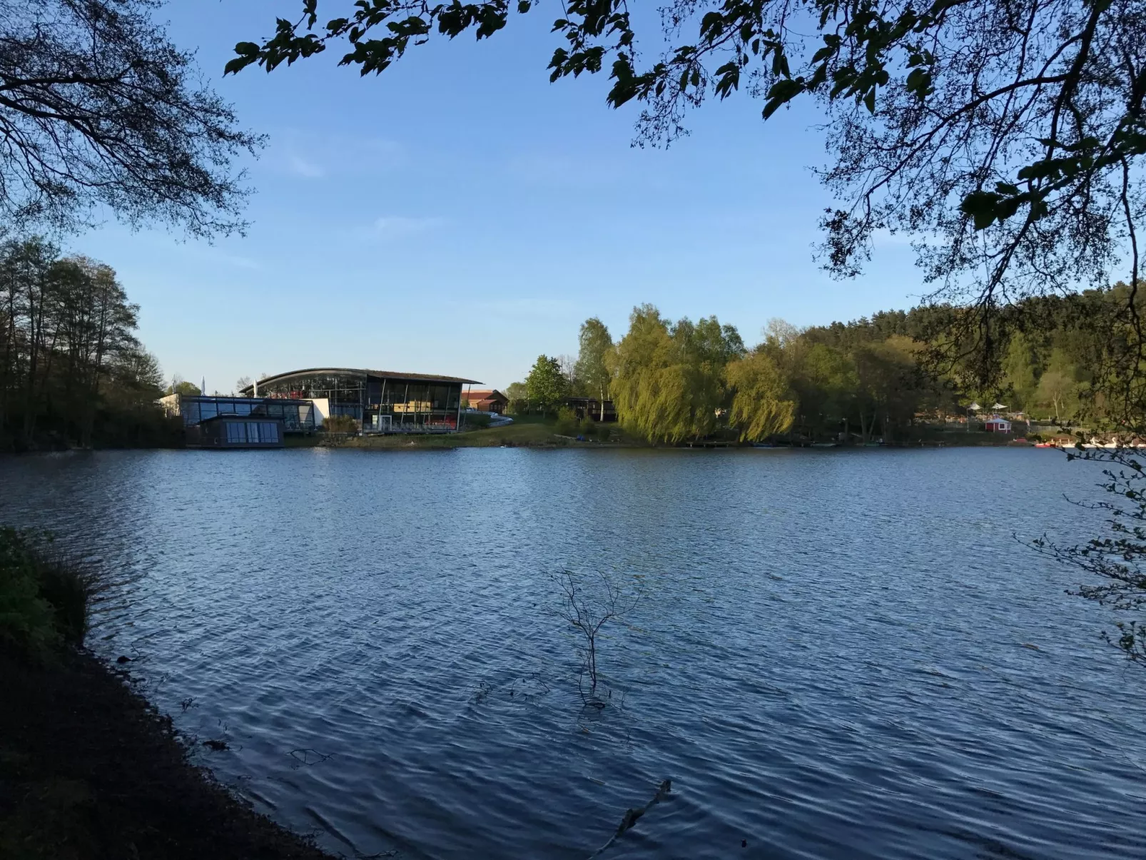 Idyllisches Ferienhaus mit Balkon und Garten-Buiten