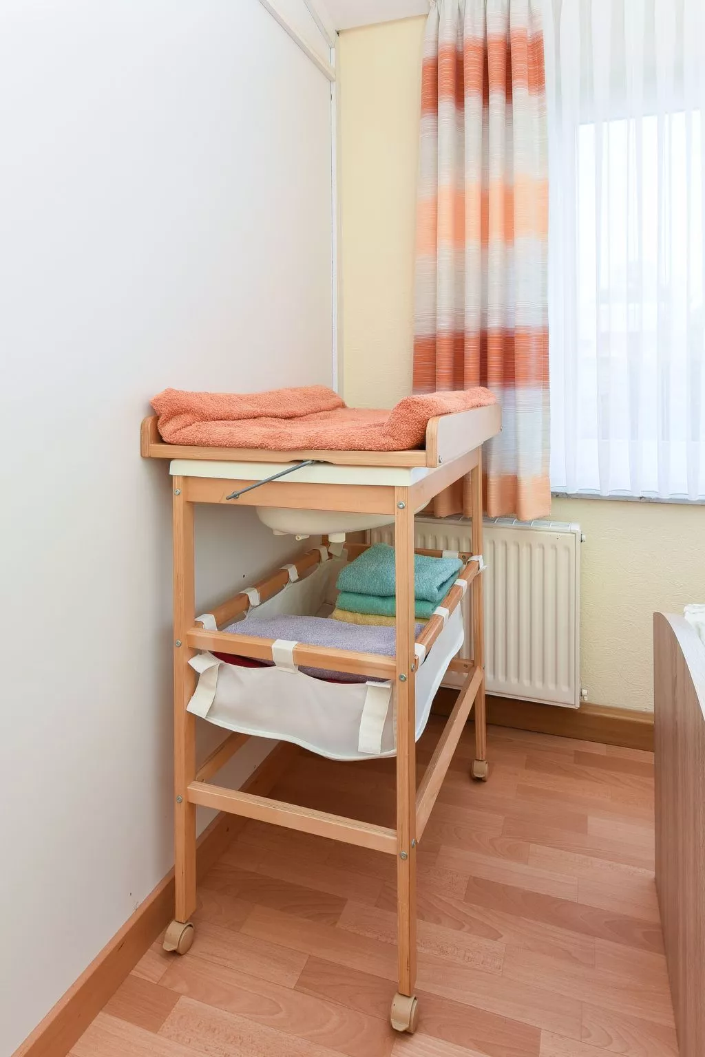 Strandnahes Ferienhaus mit Kinderspielplatz-Binnen