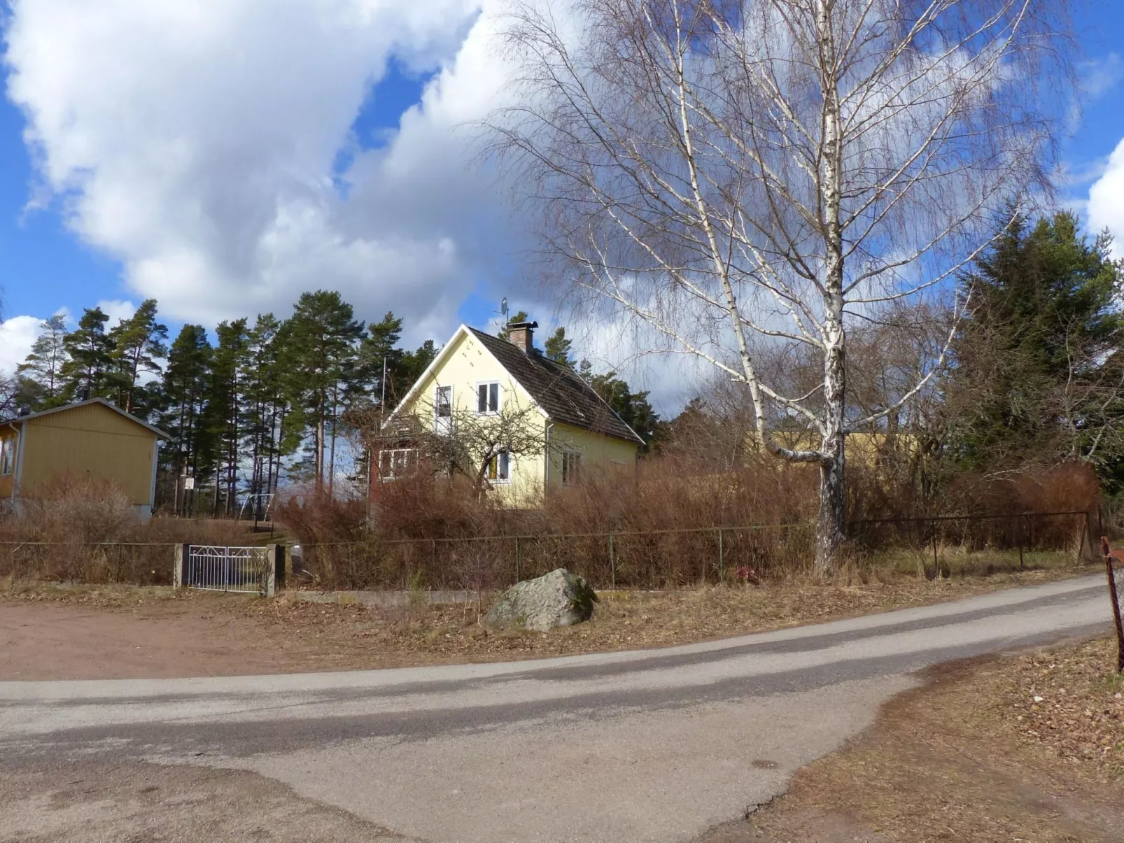 Mit Sauna und Kaminofen sowie Terrasse-Buiten