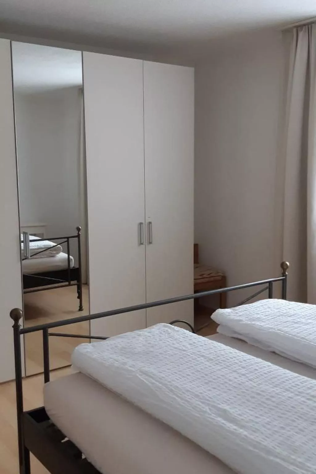 Ludains 4, APT. 25-Image-tags.info