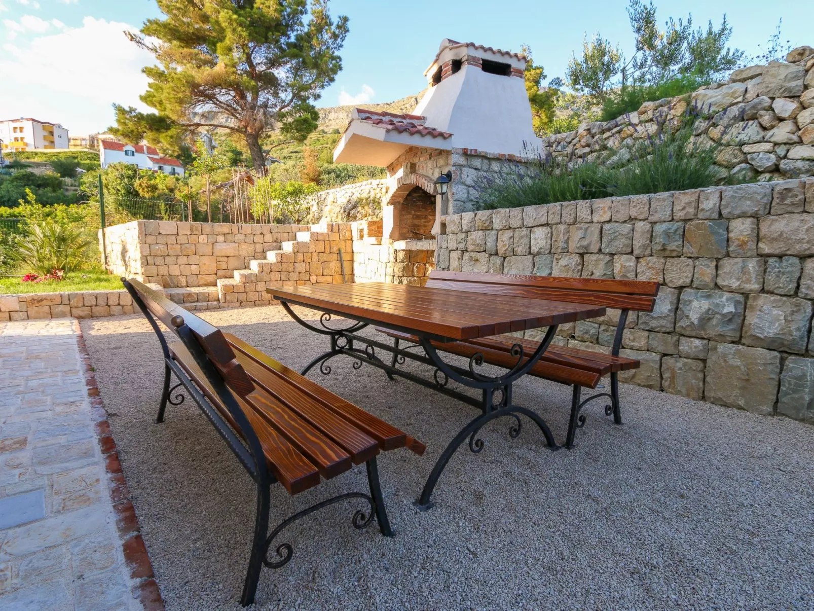 Luxuriöse Steinvilla mit privatem Swimmingpool und herrlichem Meerblick-Buiten