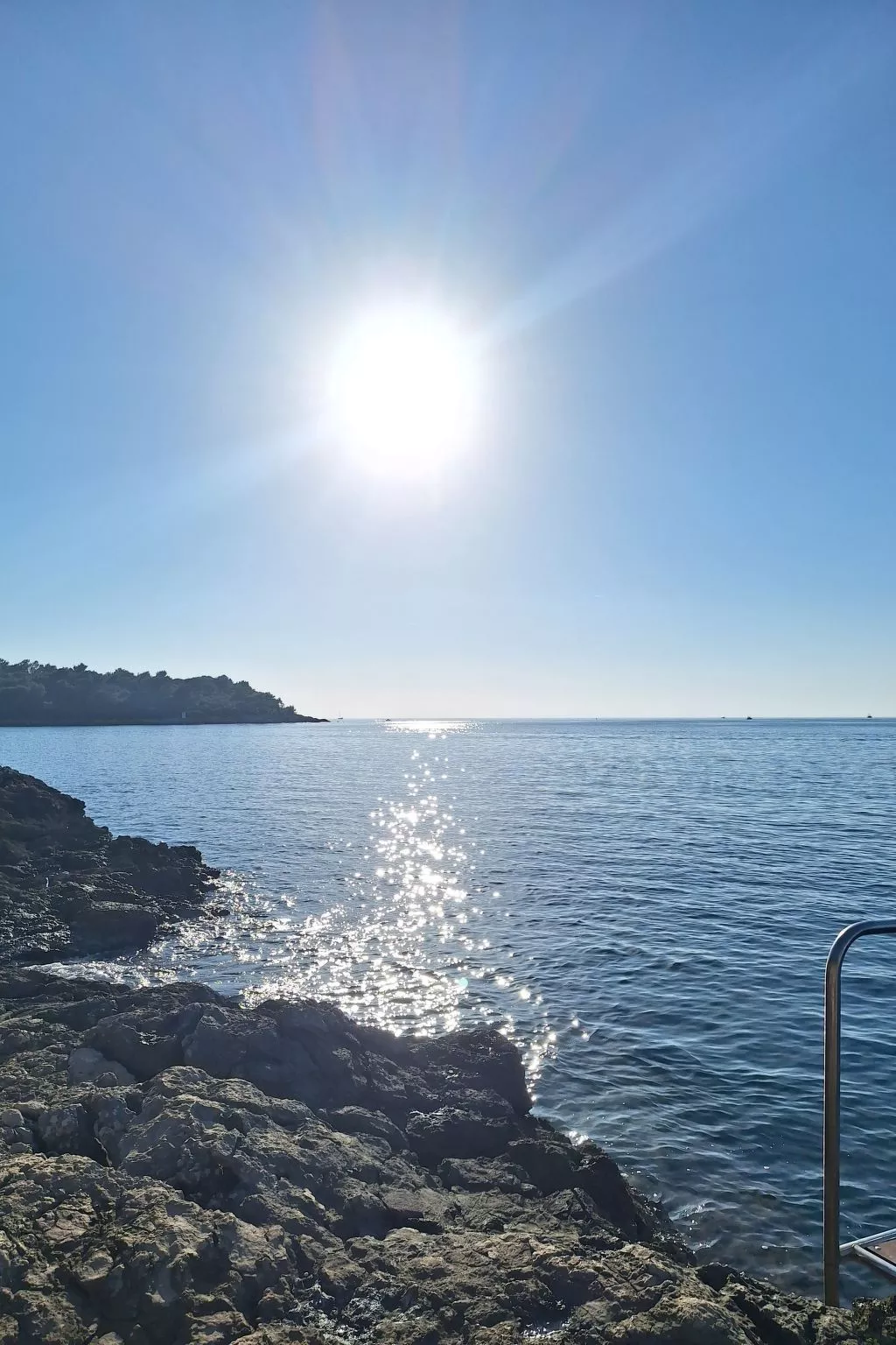 Geräumige charmante Wohnung in der Nähe des Meeres-Buiten