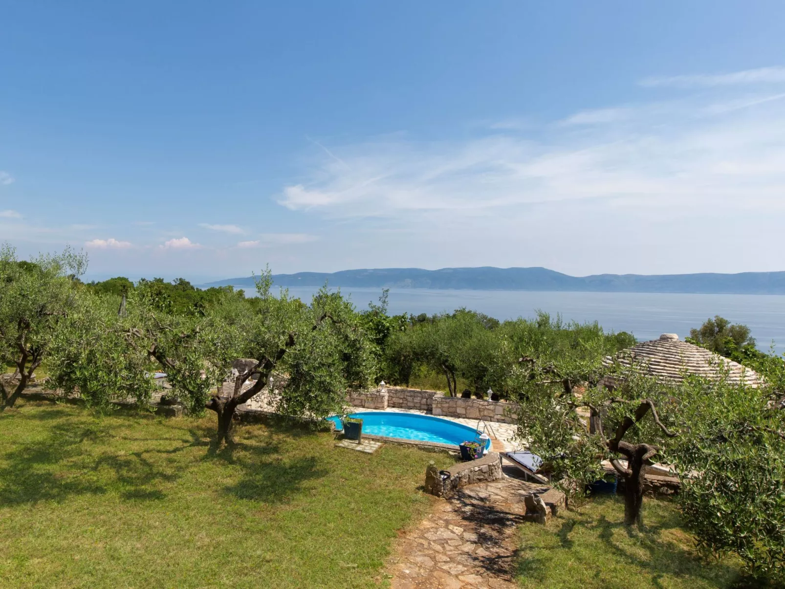 "Istria" mit eigenem Pool-Buiten