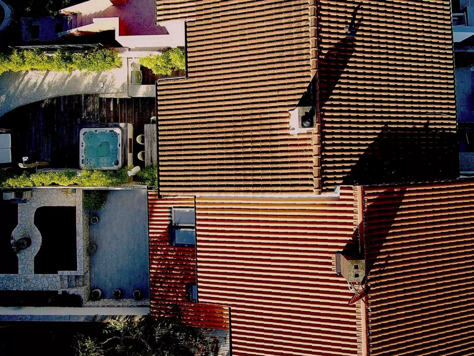 Stylisches Haus mit Dachterrasse, Bar und Hot Tub-Image-tags.info