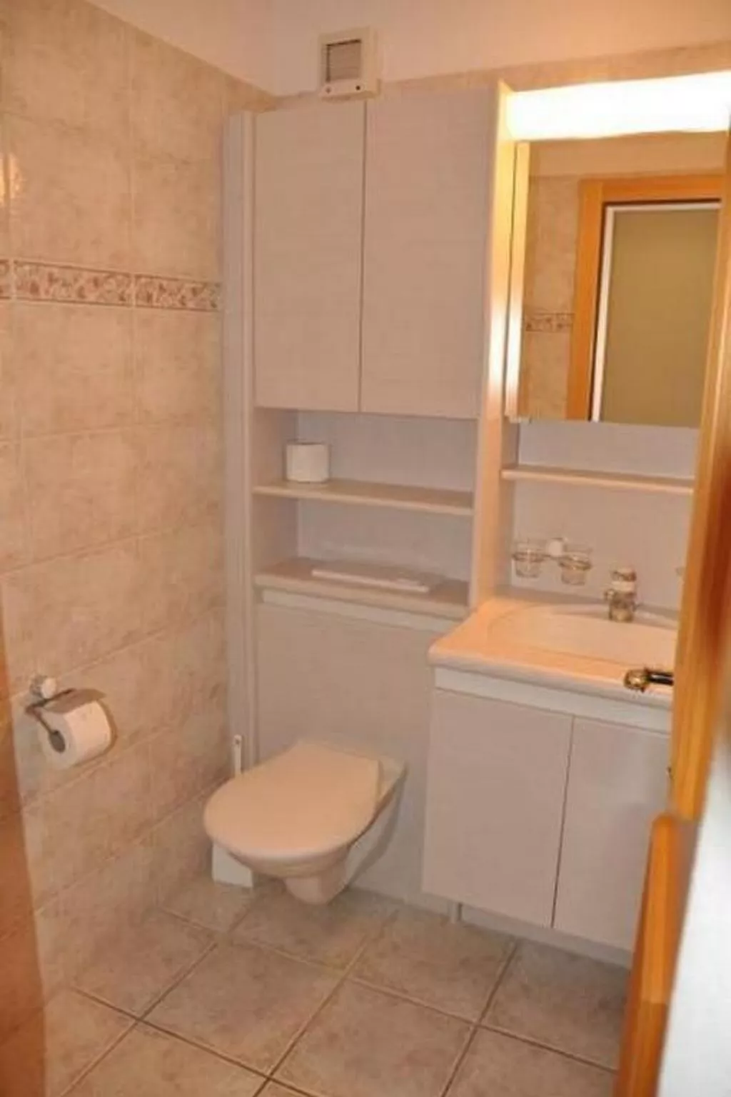 Chesa Sunasain V8-Binnen