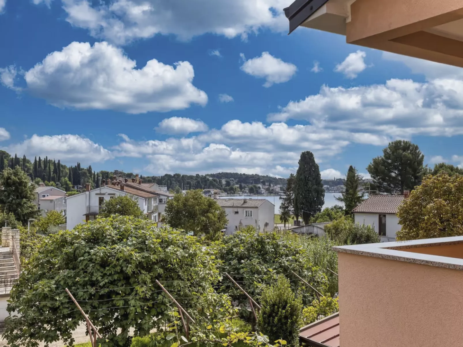 Wohnung 'Silva5' mit Wasserblick-Buiten