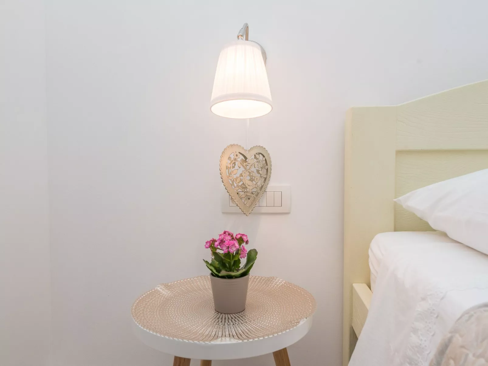 "Ivana" mit Blick auf das Wasser-Image-tags.info