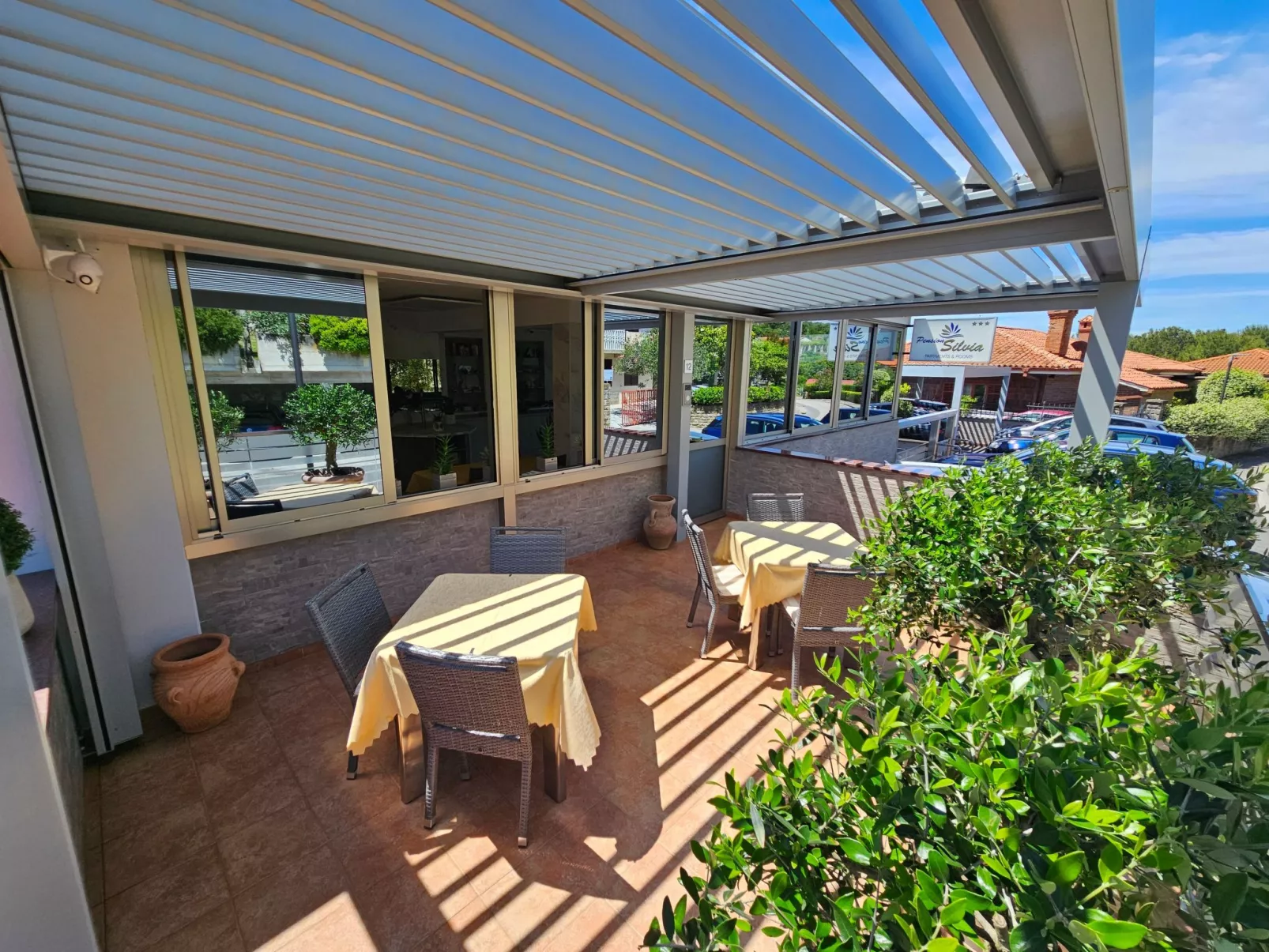Appartement Silvia mit Terrasse und Meerblick-Buiten