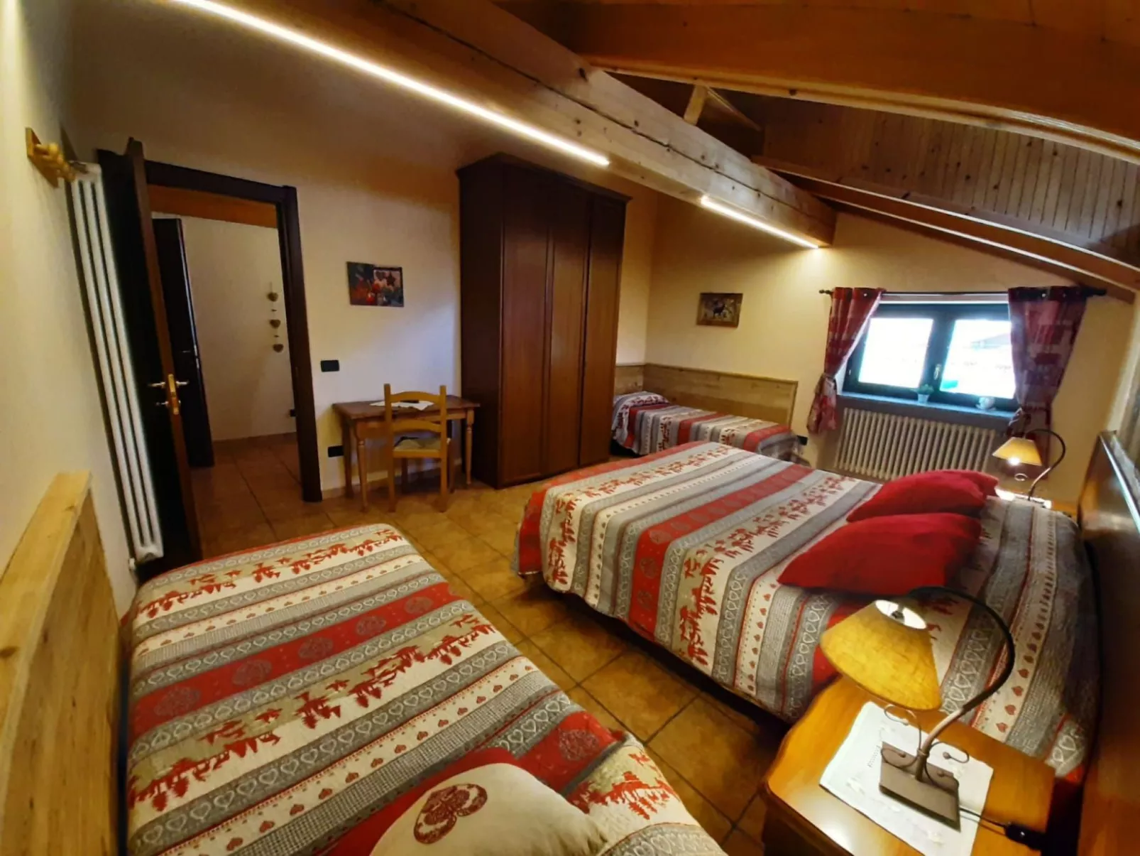 Helle, panoramische Wohnung in den Alpen.-Image-tags.info