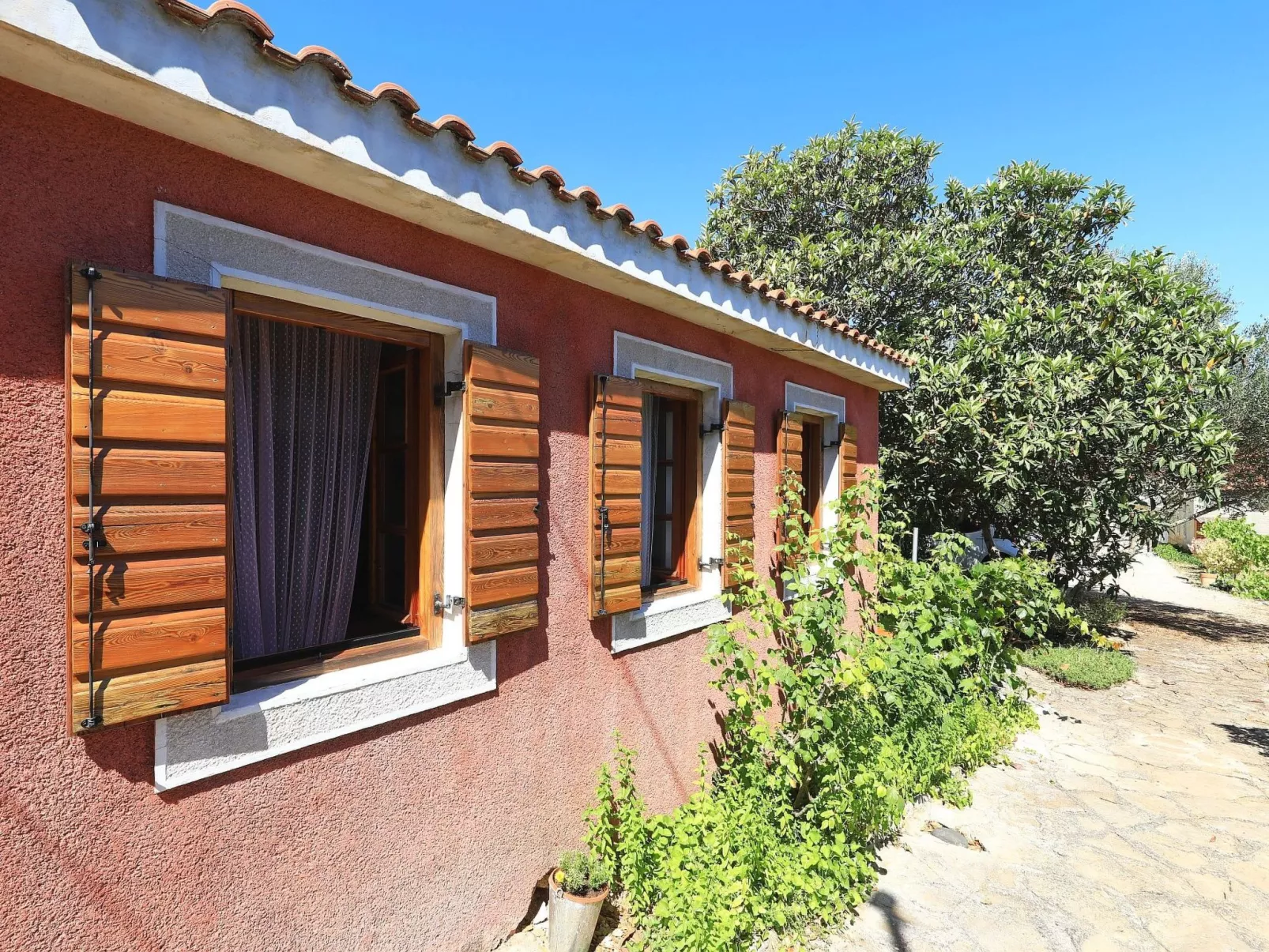 Stara frajla - Buiten