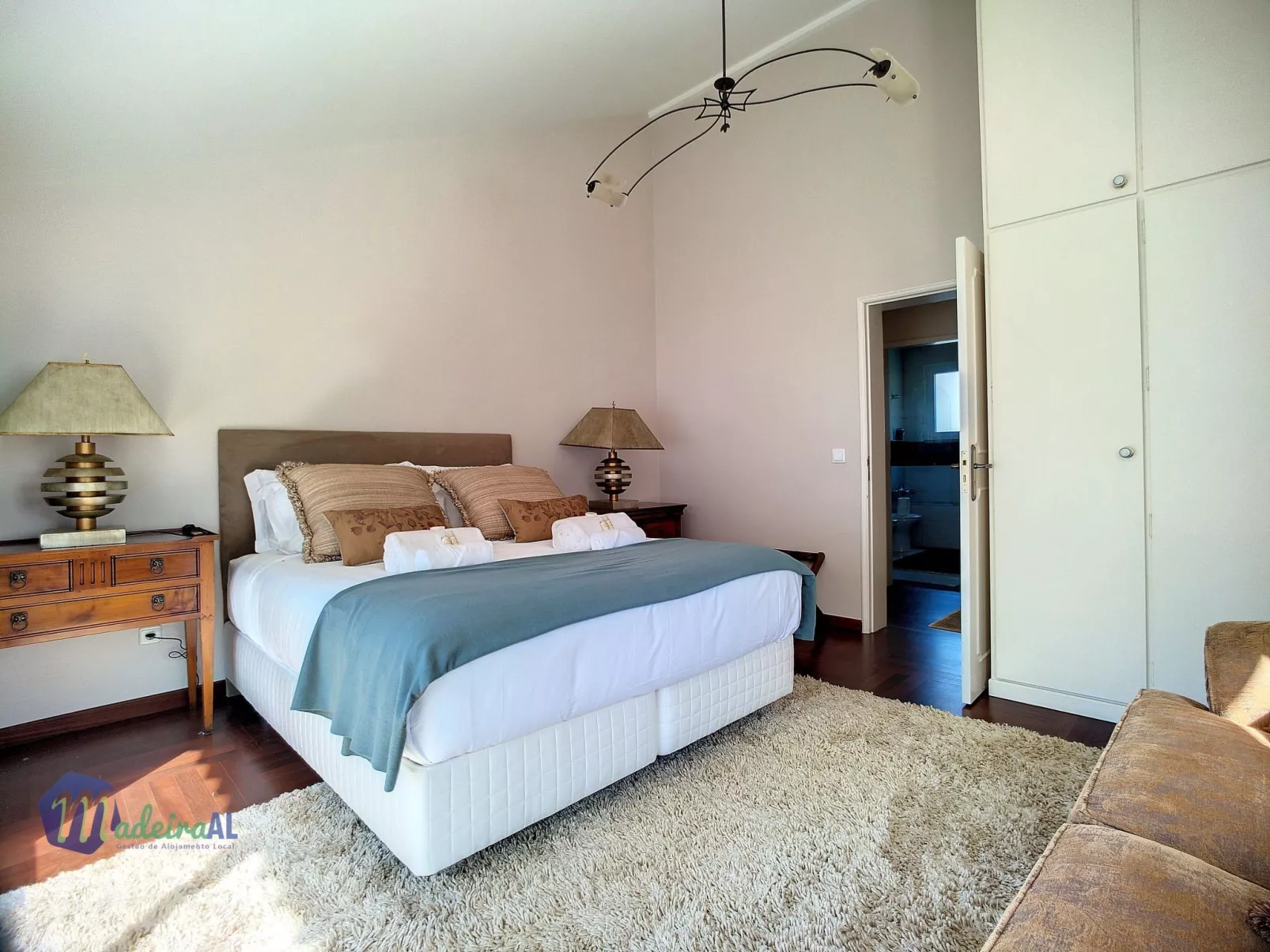 PEARLS BEACH VILLA-Binnen