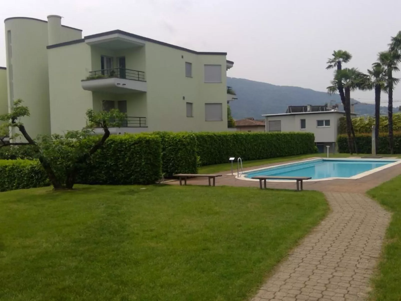 Gartenwohnung im Tessin mit Swimmingpool-Buiten