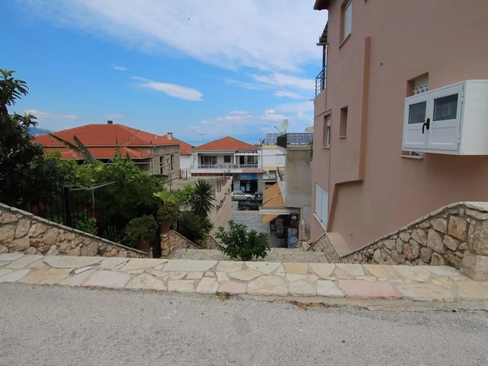 Appartement in Derveni mit Terrasse-Buiten