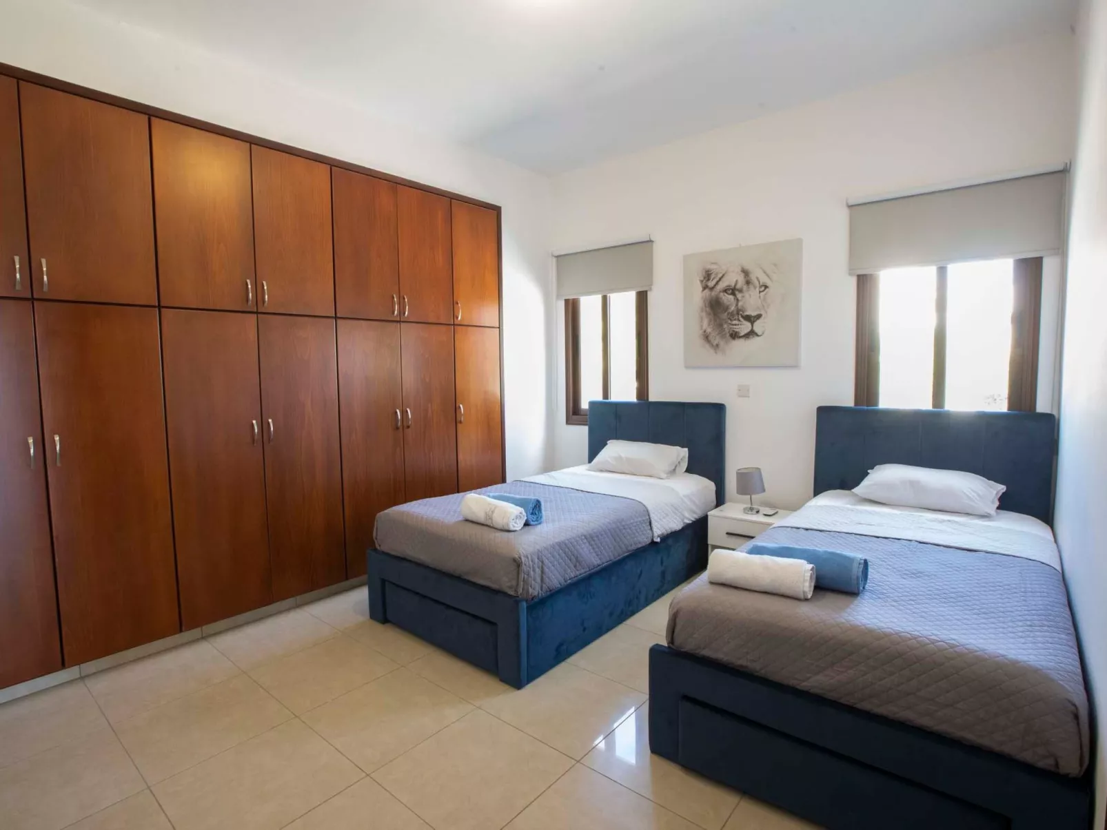 Villa mit Blick auf die Berge und Whirlpool-Image-tags.info