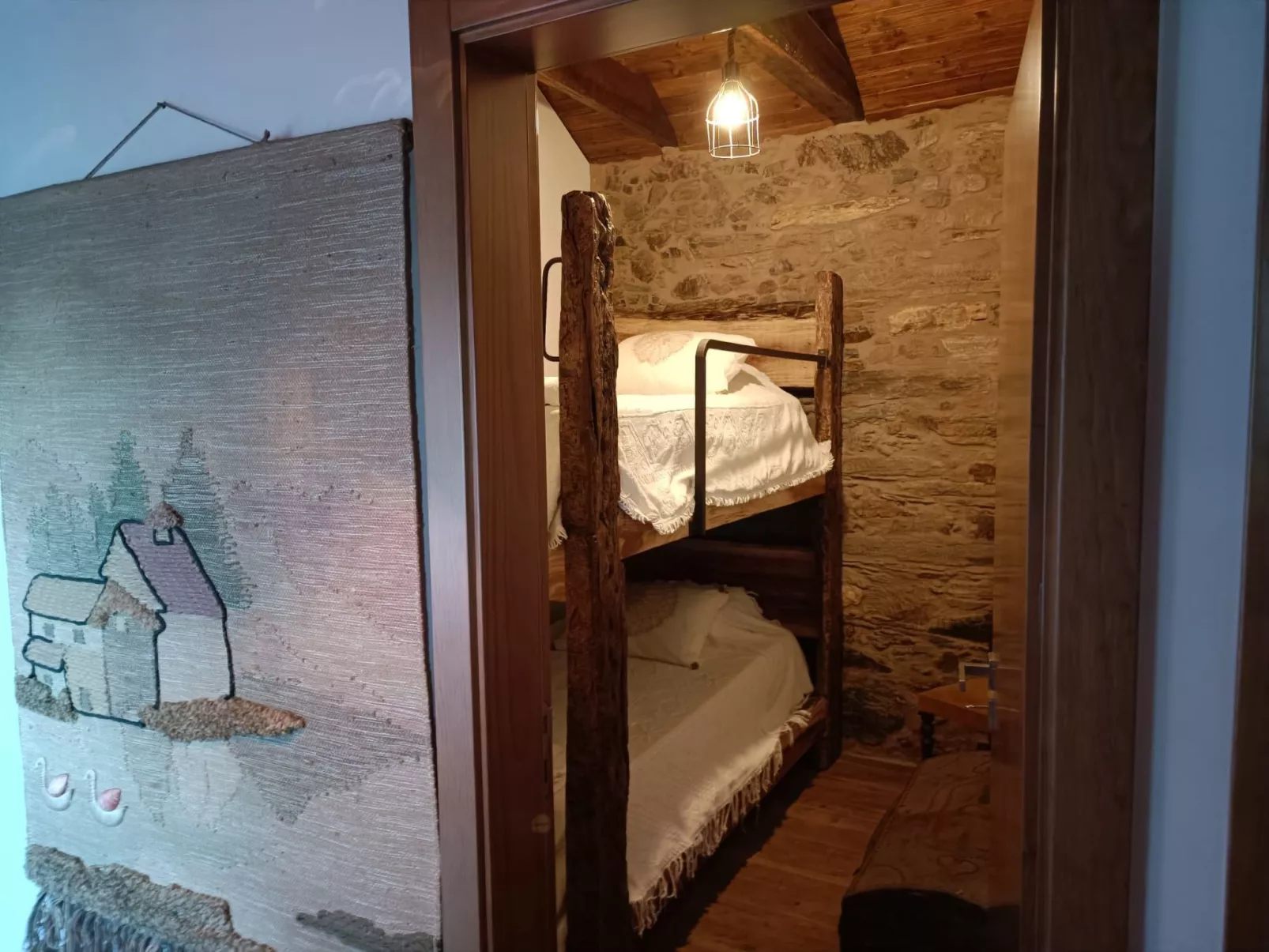 Eine Zuflucht in den Bergen-Binnen