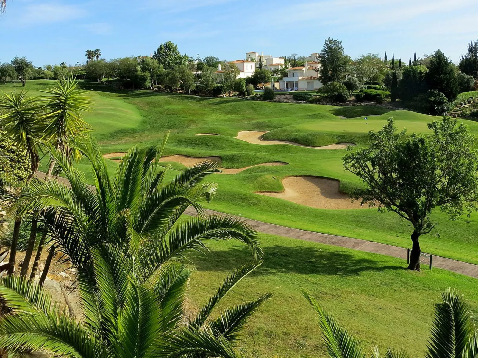 Luxuriöse Villa - Privater Pool und schöner Garten-Buiten