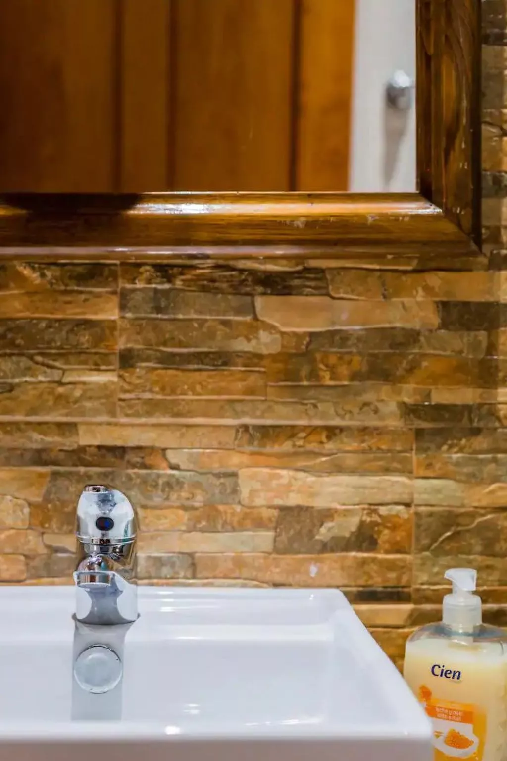 Mit Garten, Grill und Terrasse-Binnen