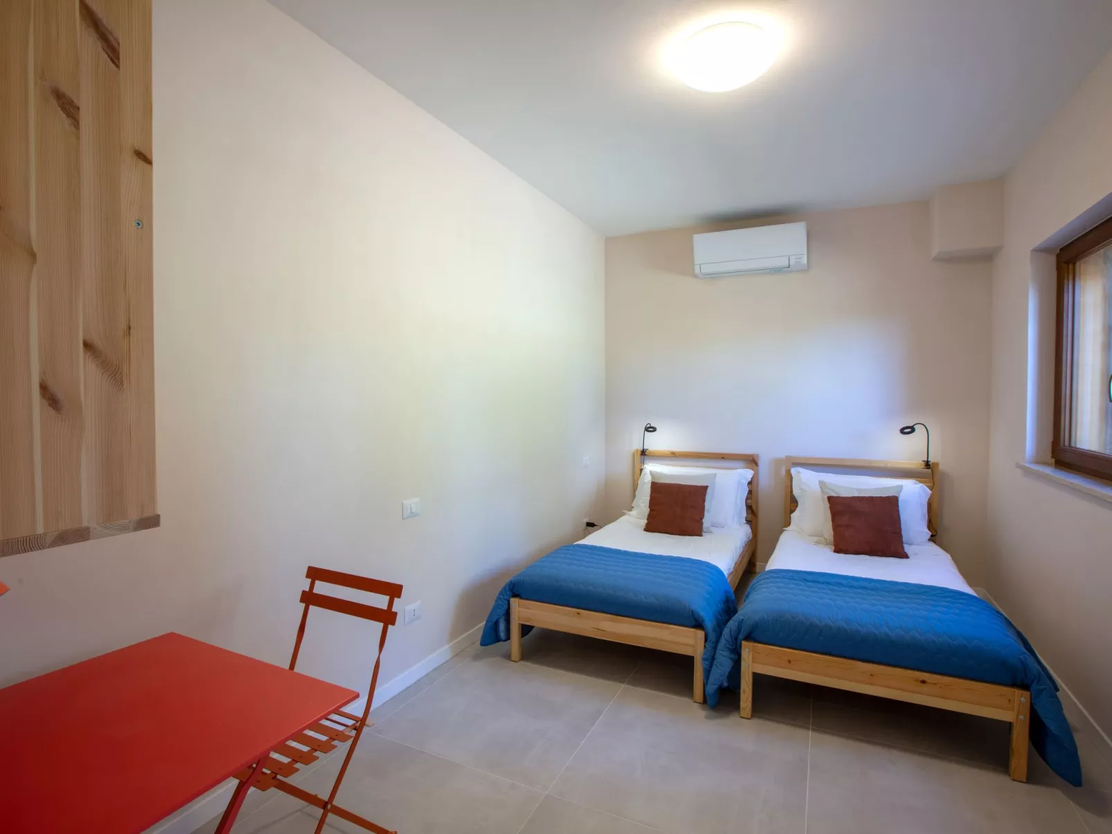 Neue Wohnung mit 2 Zimmern, Veranda und Pool-Binnen