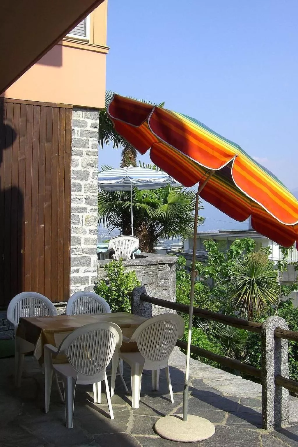 Casa Reduit Giardino-Buiten