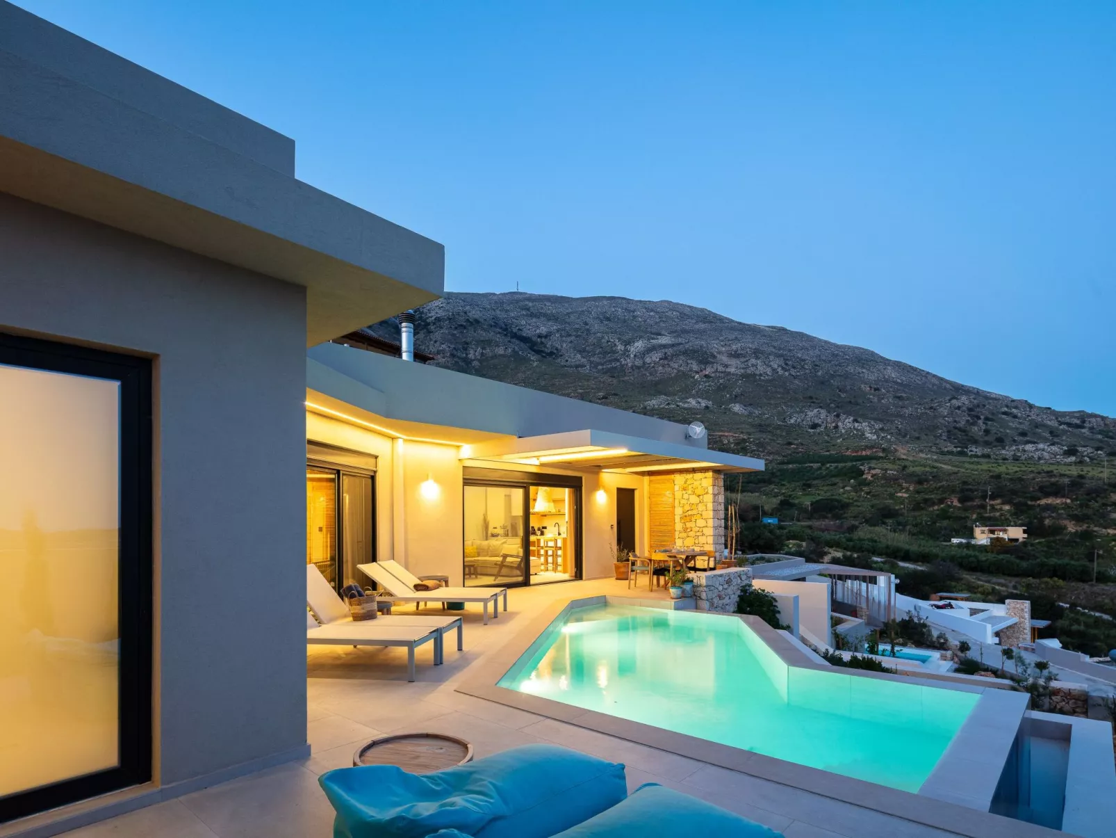 "Serenity" mit eigenem Pool-Buiten