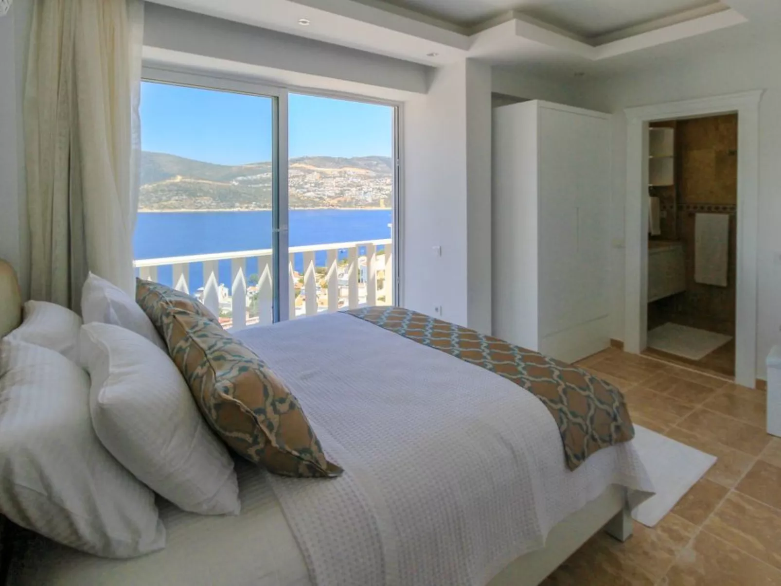 Luxuriöse Natursteinvilla "Ketchy"-Image-tags.info