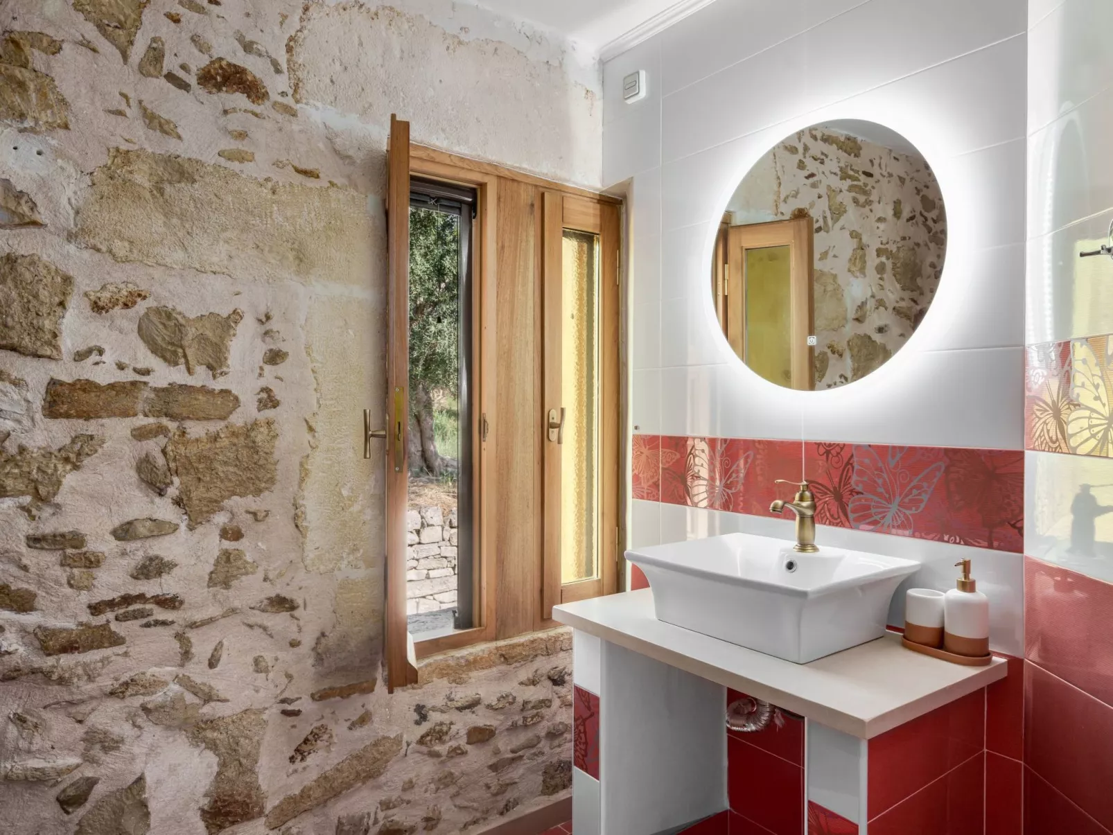 Neue Villa Myre 3, Privater Pool und 3 Wohnungen-Binnen