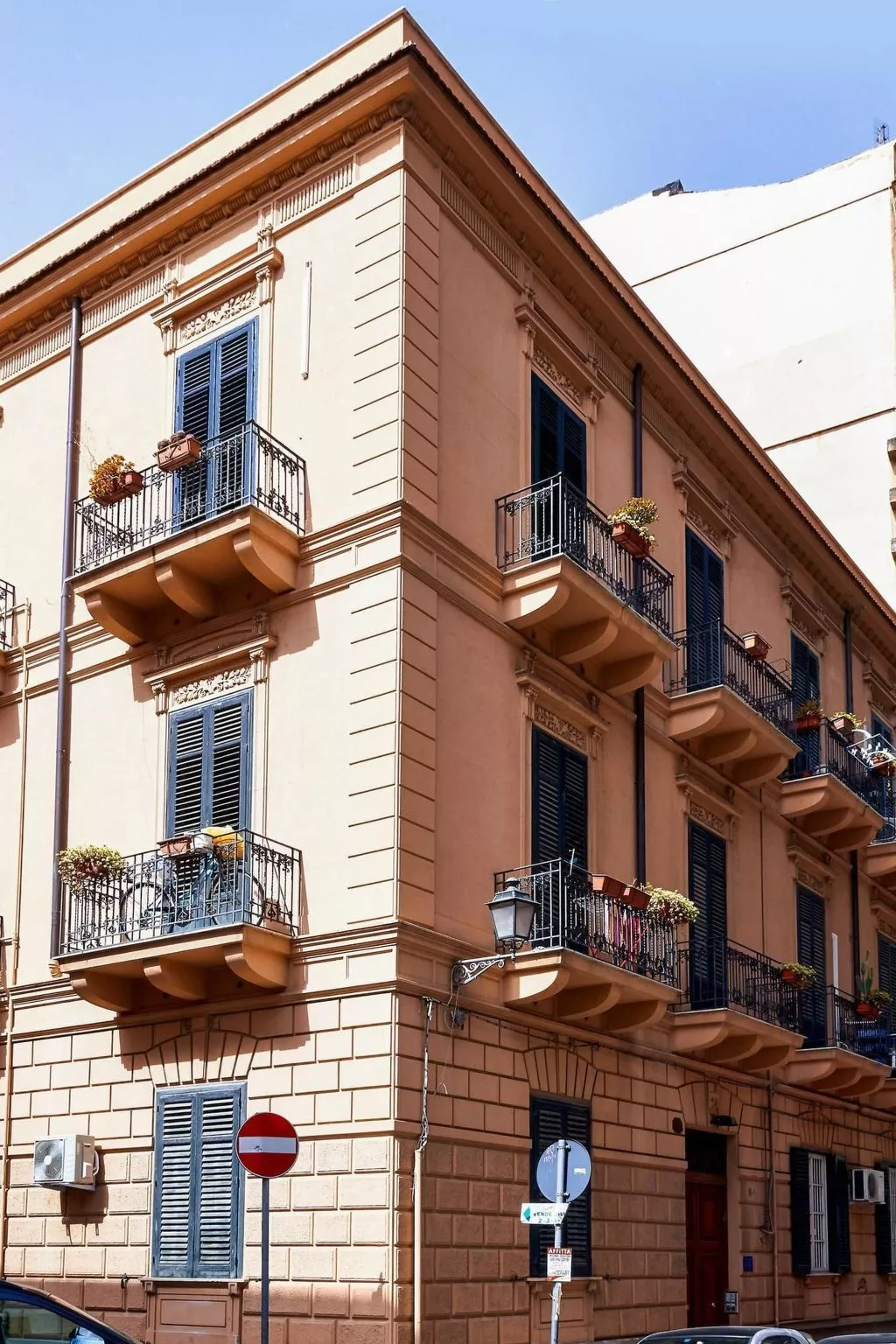 'River' mit Wi-Fi-Buiten