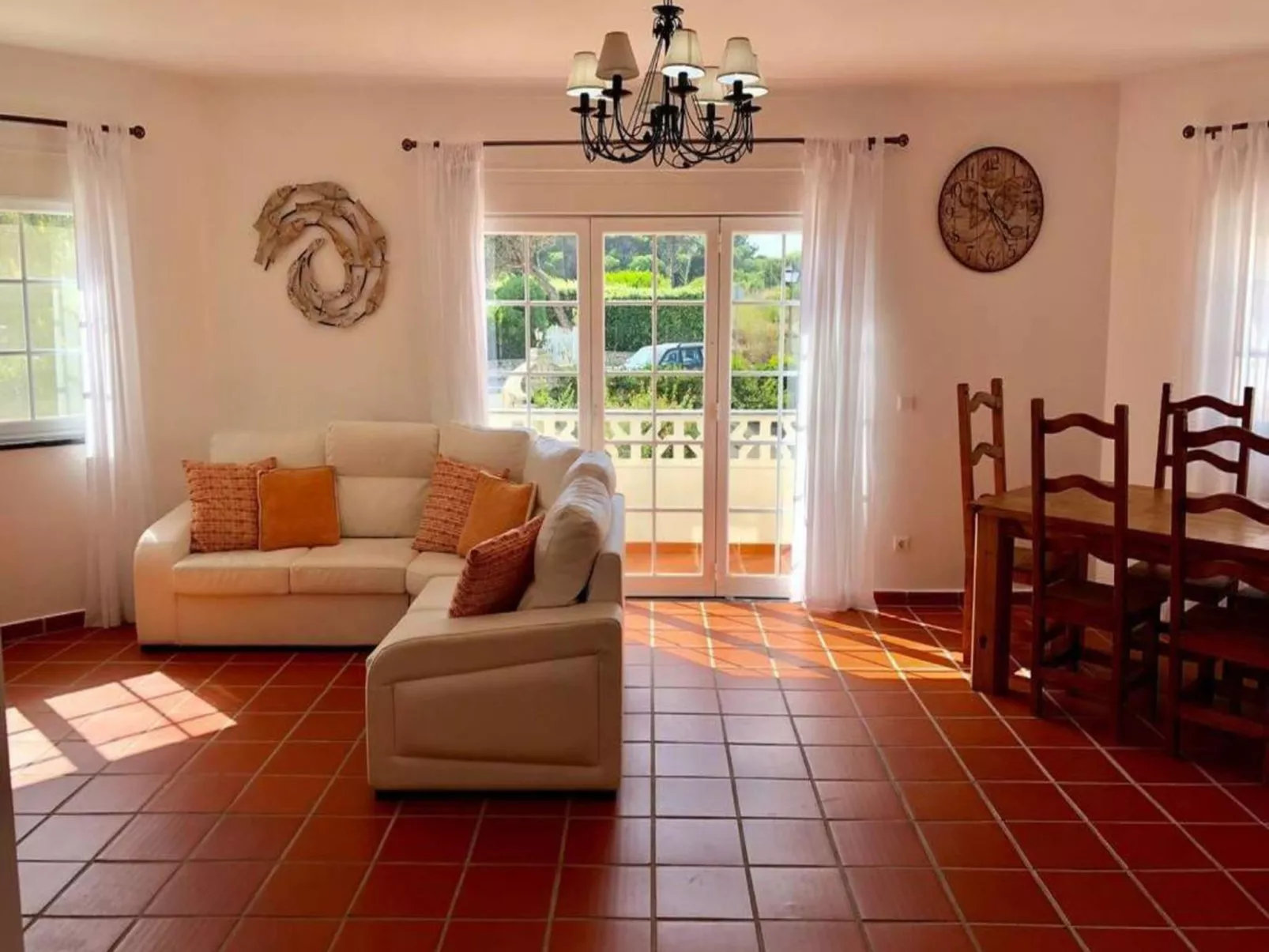 Atmen Sie die Meeresbrise in Praia Del Rey ein-Image-tags.info