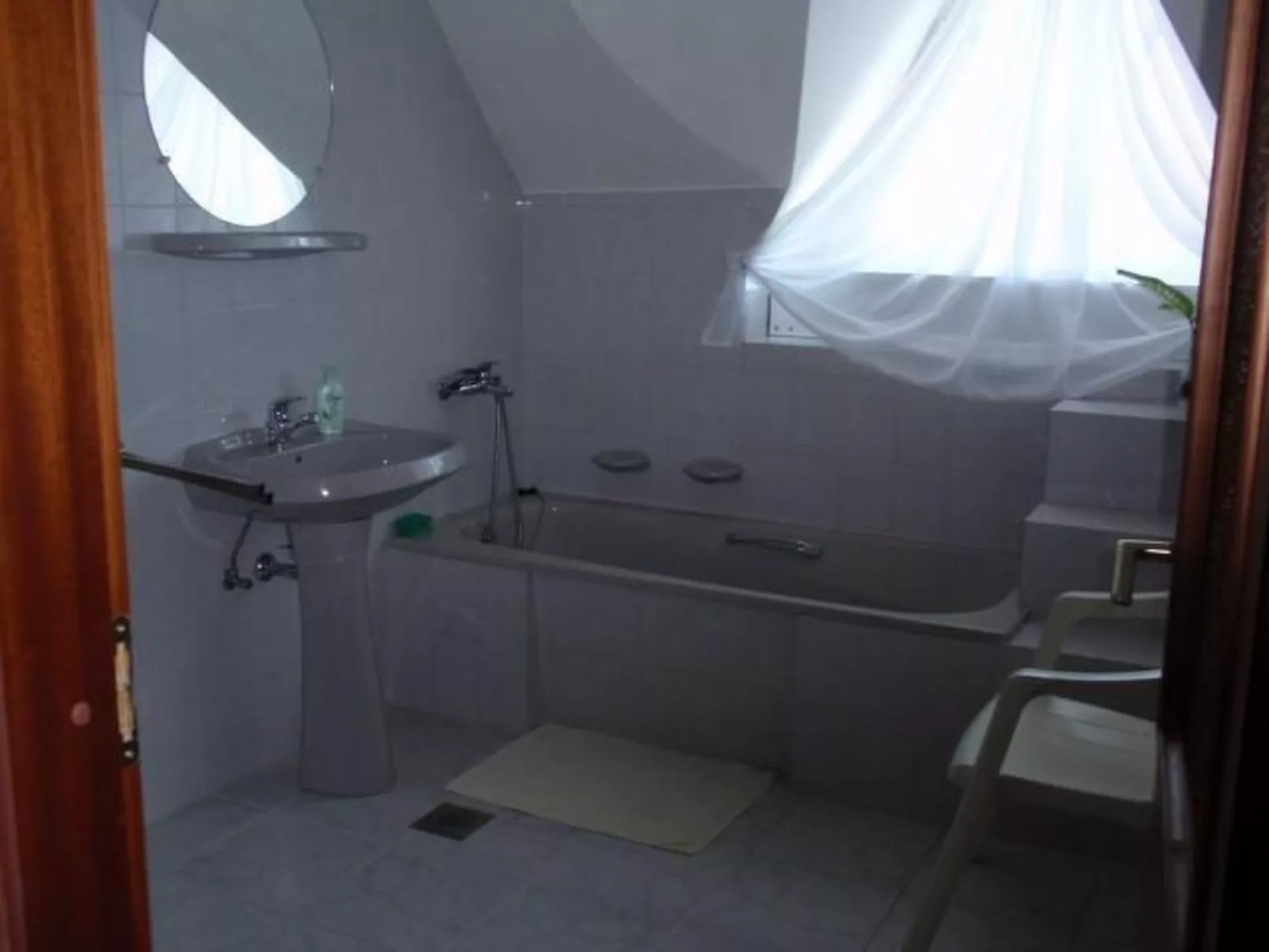 Wohnung mit Terrasse, Grill und Garten-Binnen