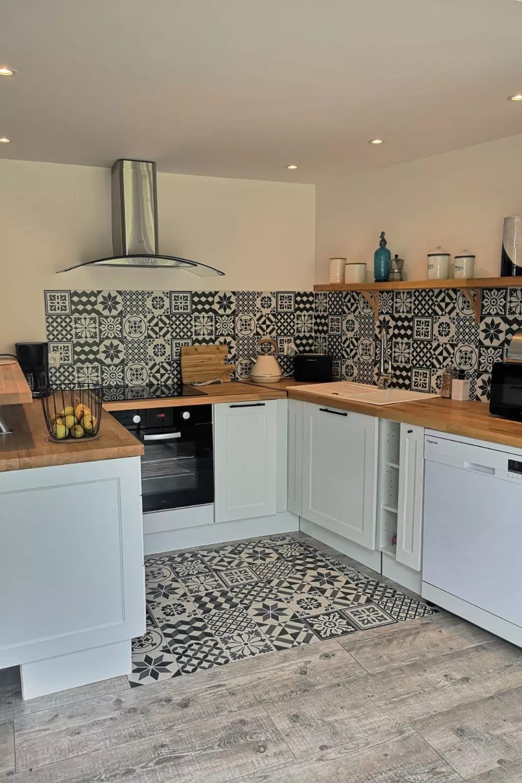 "Les 3 soeurs" - Binnen