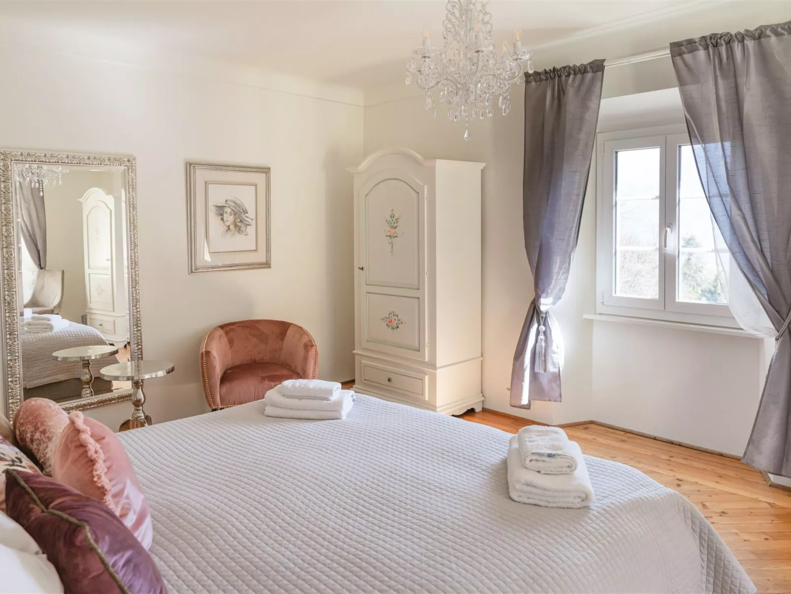 "Palazzo Branca" mit Blick auf den See.-Binnen