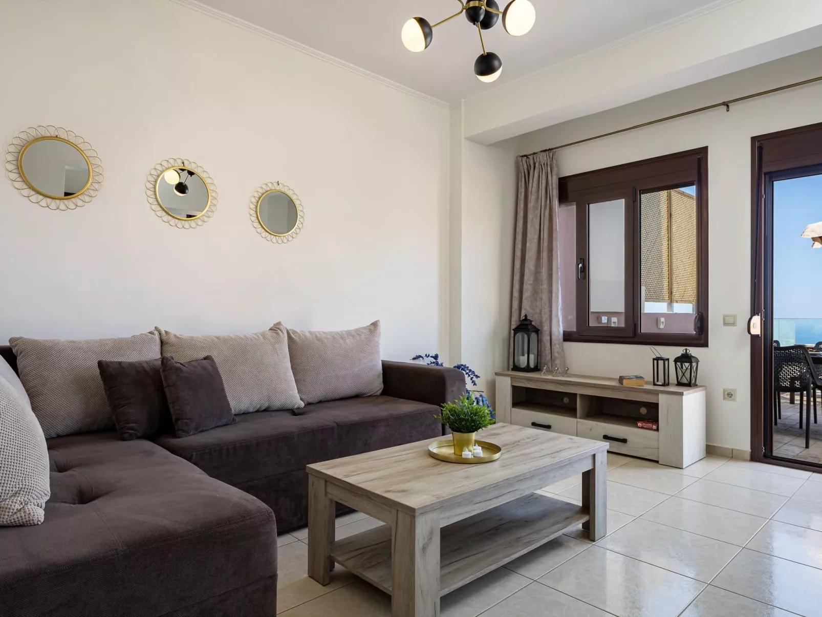 "Villa Nektar" mit privatem Pool-Binnen