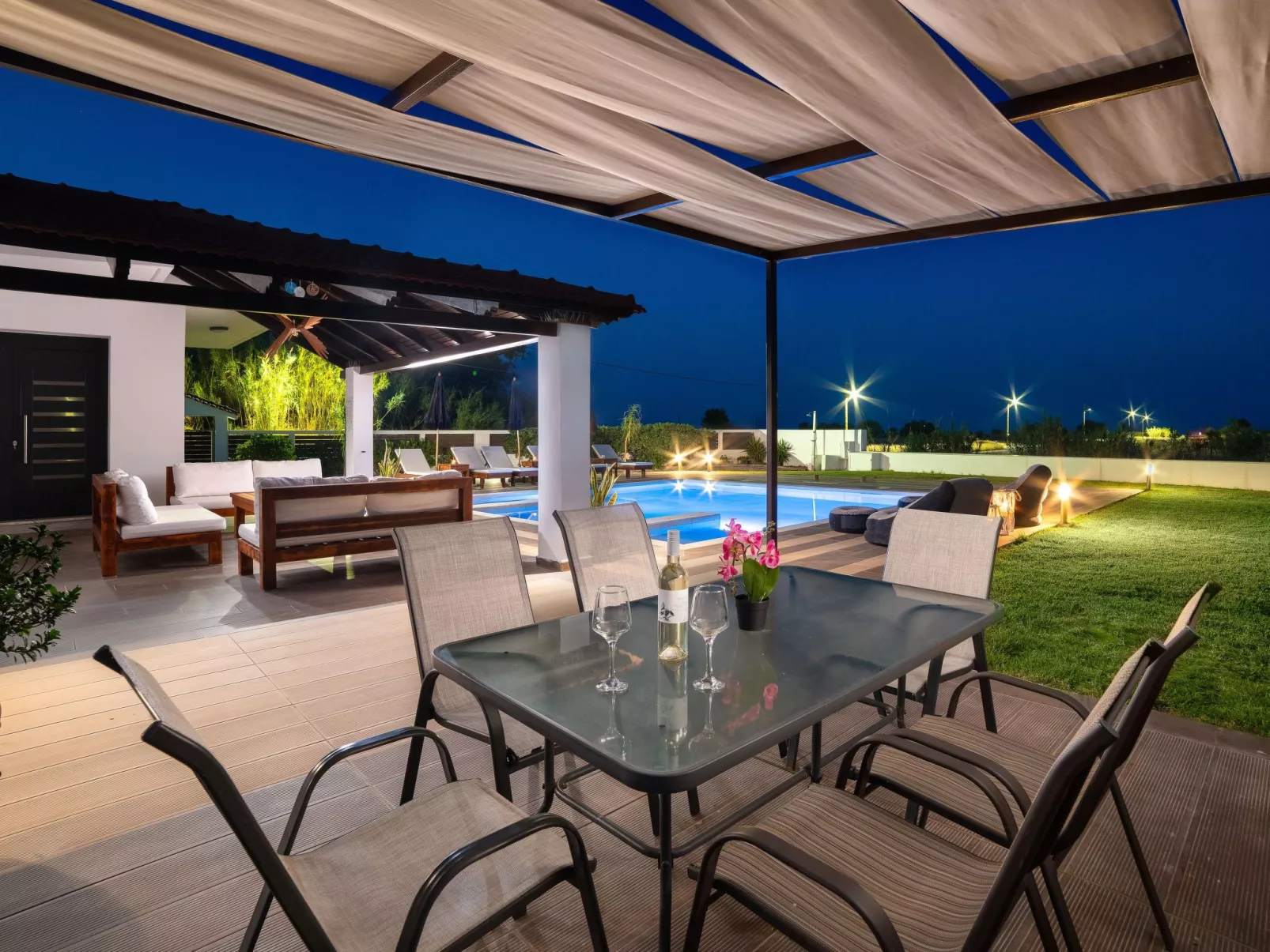 Elysianische Villa in der Nähe des Dorfes Afantou