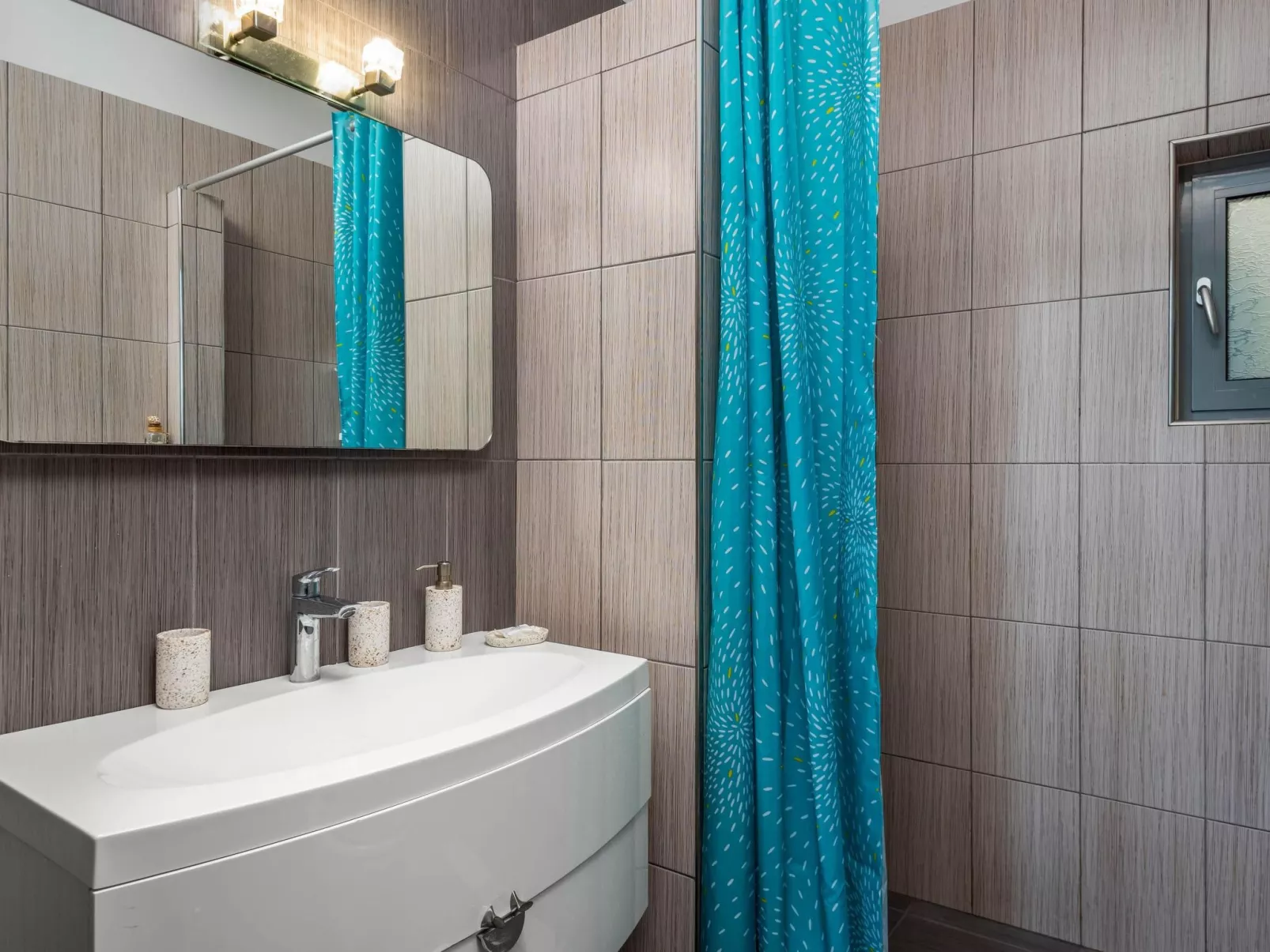 Villa Articiano mit Whirlpool und herrlicher Aussicht-Binnen