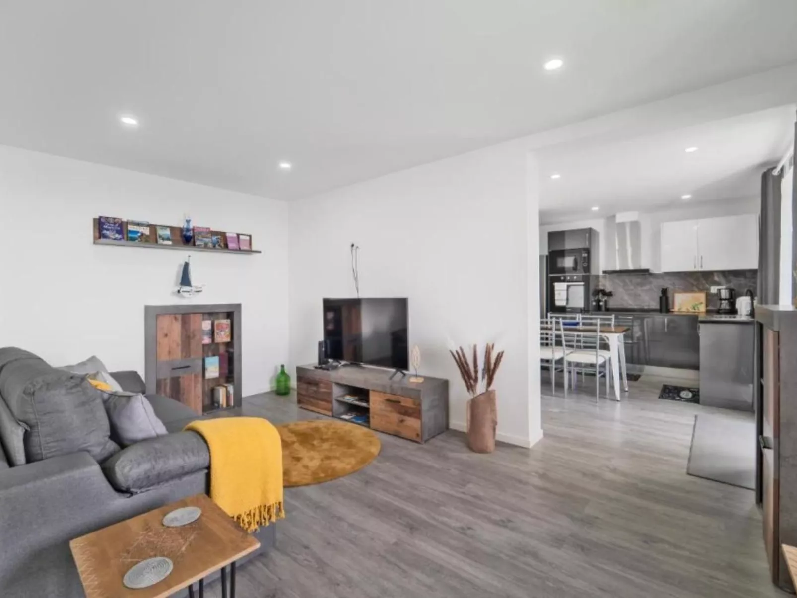 "Telvina House" mit eigenem Garten-Binnen