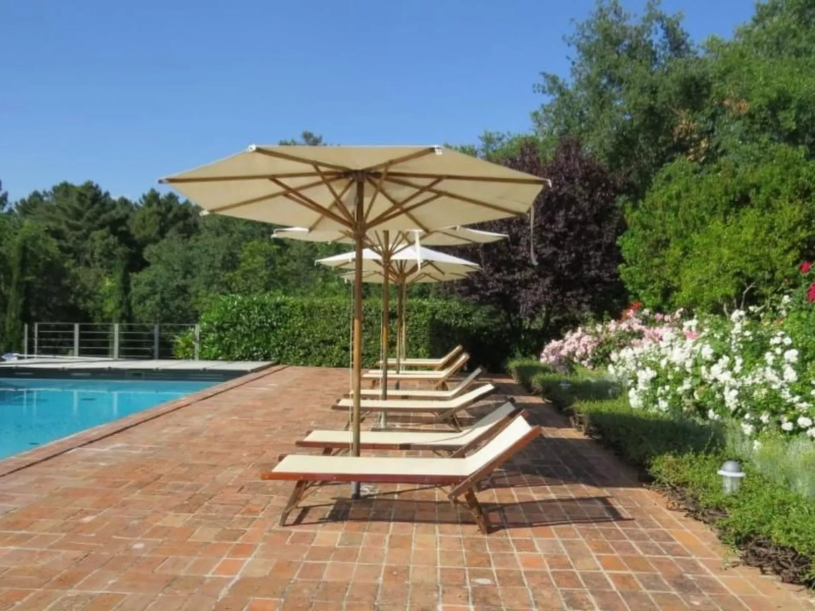 L'Alto grosses Haus-Buiten