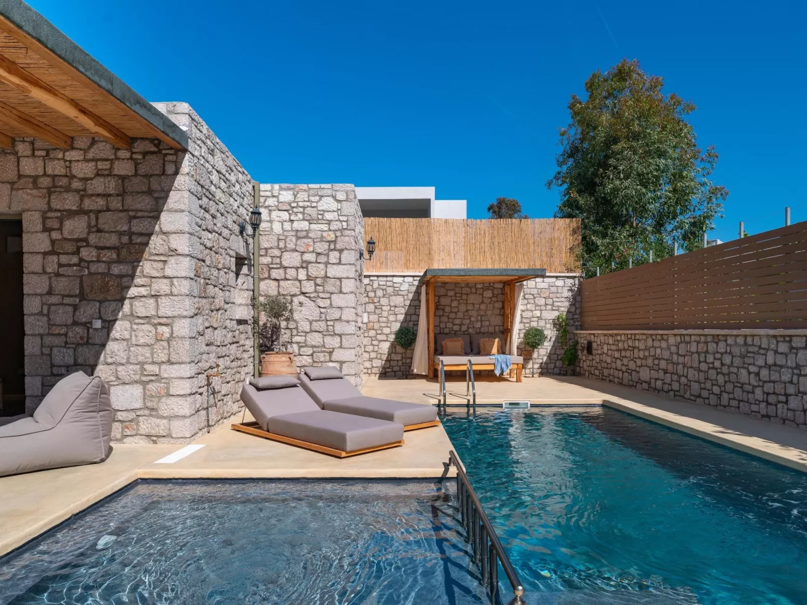 Eptopia Villa-Image-tags.info