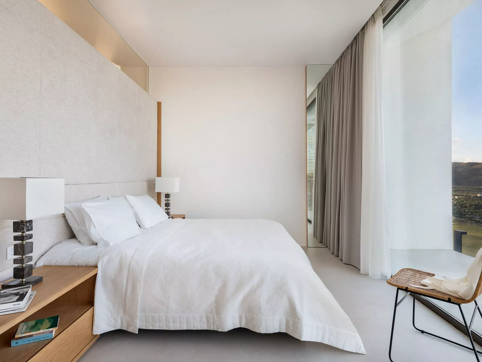 Neue einzigartige Villa mit atemberaubender Aussicht in Strandnähe-Binnen