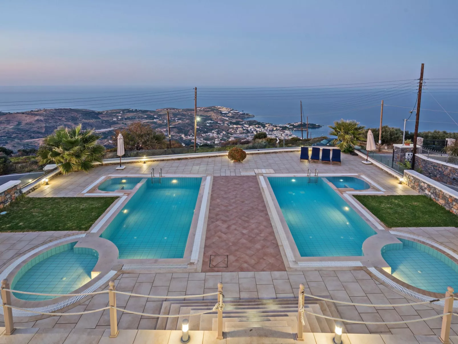 Hochzeit Villa Anemomylos Beheizter Pool Jacuzzi-Buiten