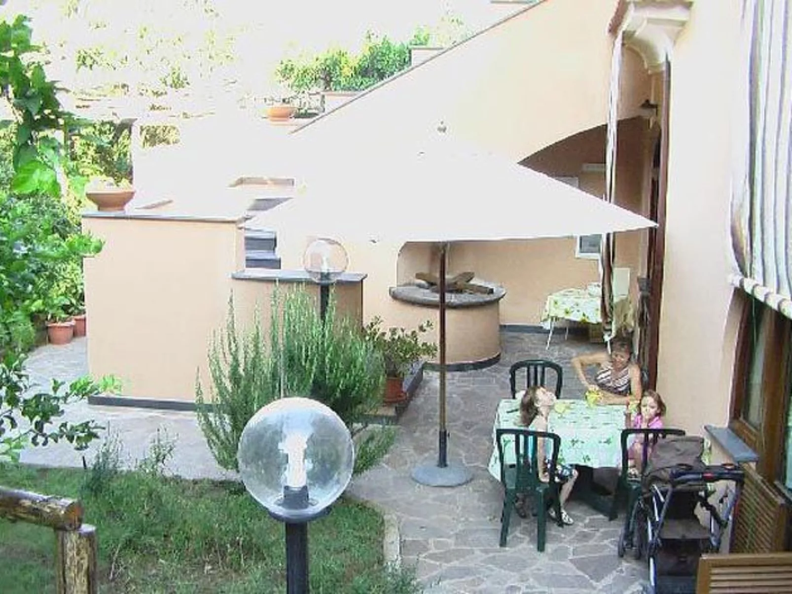 Rosa' Wohnung mit privatem Garten-Image-tags.info