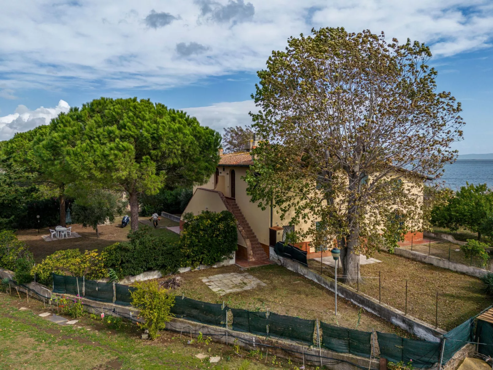 Rustikales Bauernhaus nur einen Steinwurf vom Meer entfernt-Buiten
