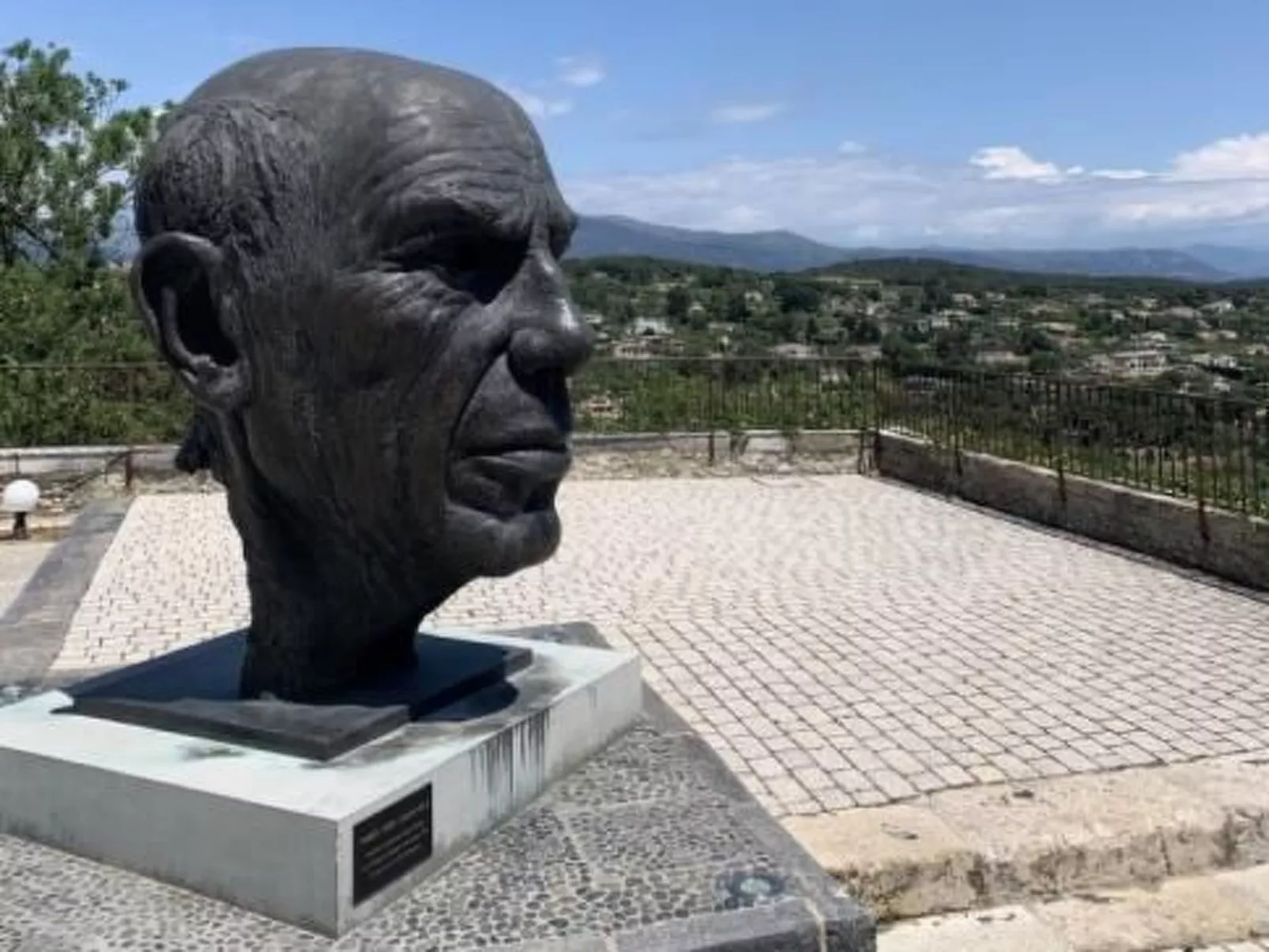 Moderne Wohnung in Mougins mit eigenem Garten-Buiten