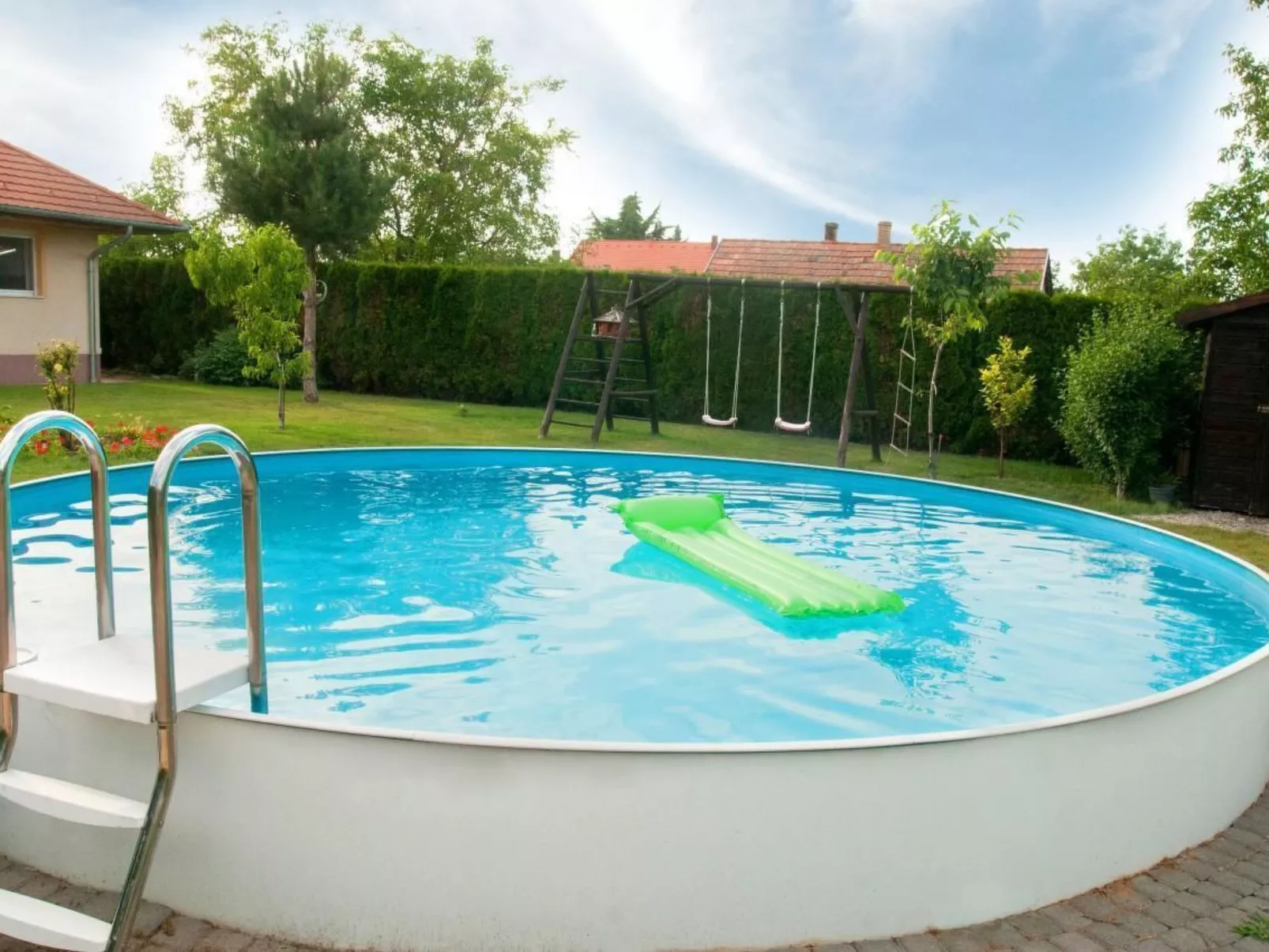 Steffi K-Image-tags.info