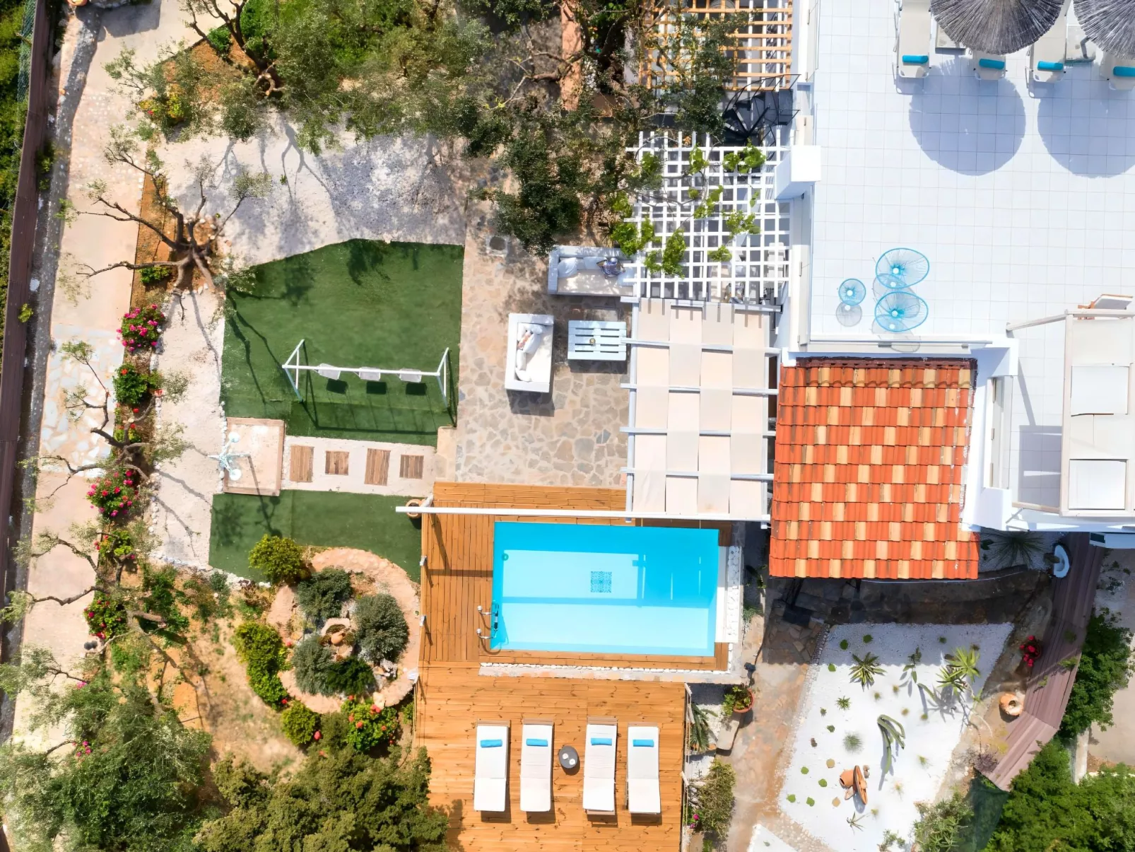 "Cretan Lodge" mit Blick auf das Wasser-Buiten