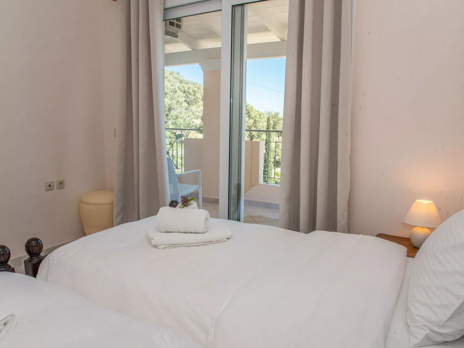 Villa Anthula mit Pool und herrlichem Meerblick-Binnen