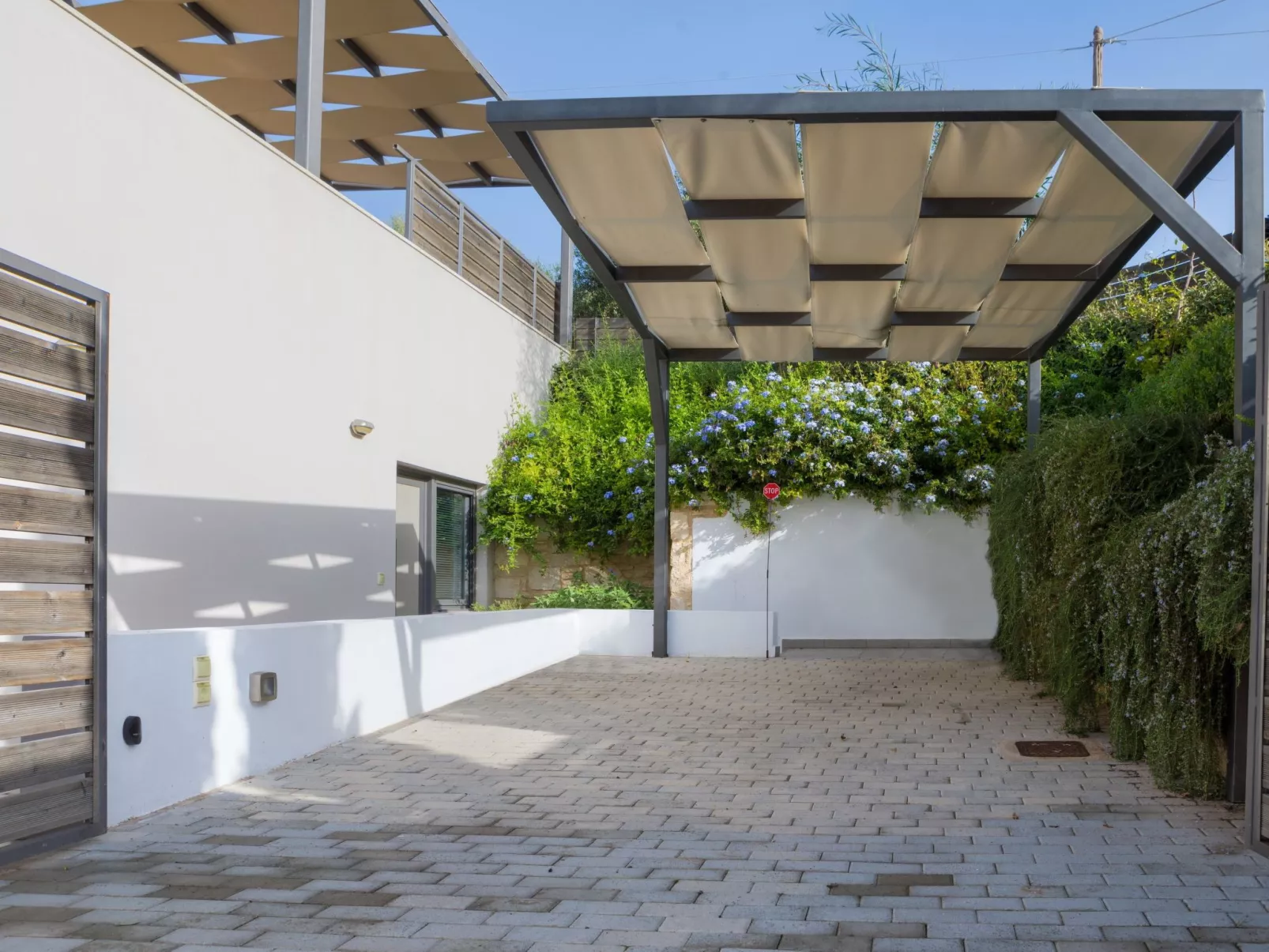 Gut ausgestattete Villa mit Pool und privatem Garten-Buiten